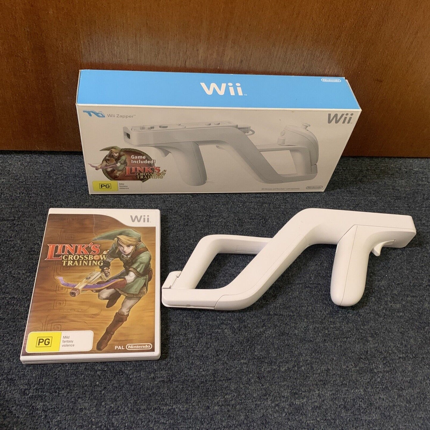 Link's Crossbow Training Game + Nintendo Wii Zapper PAL Game Complete