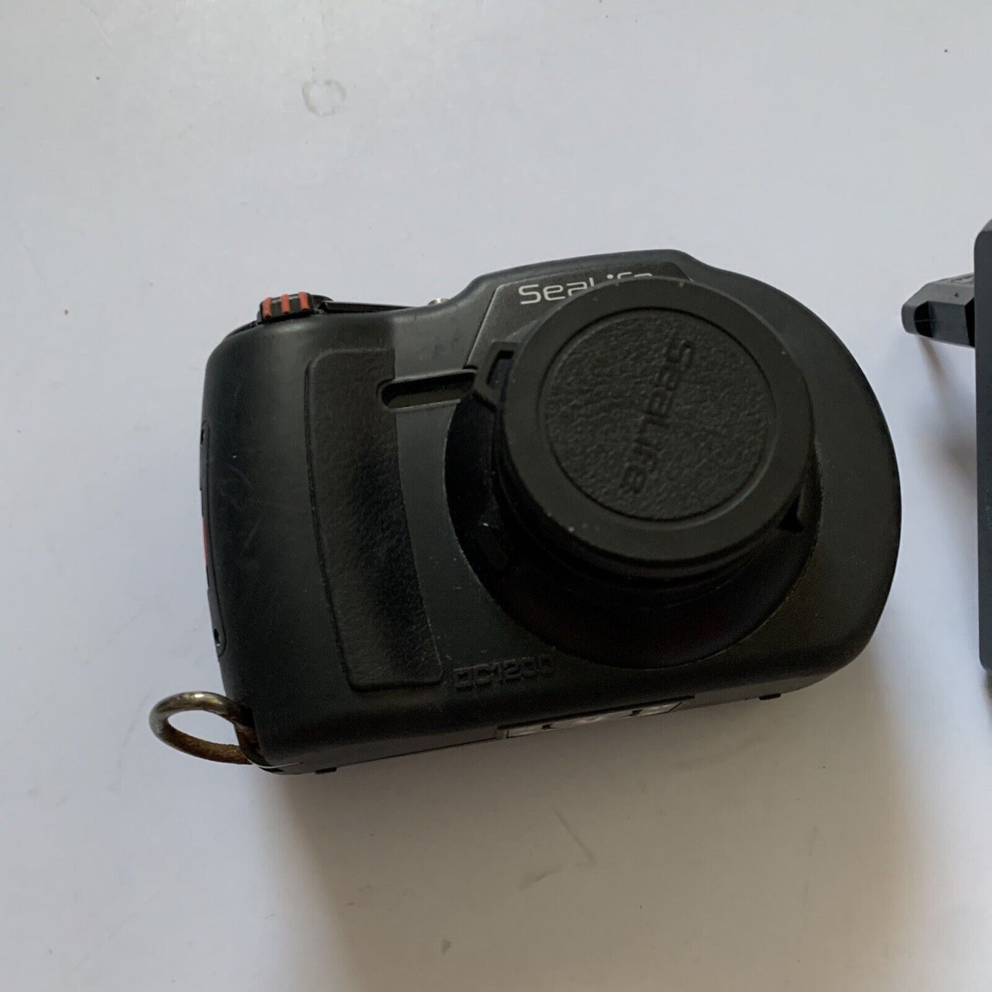 Sealife DC1200 12MP Digital Camera 5x Zoom 60m Waterproof Case & 1GB SD Card