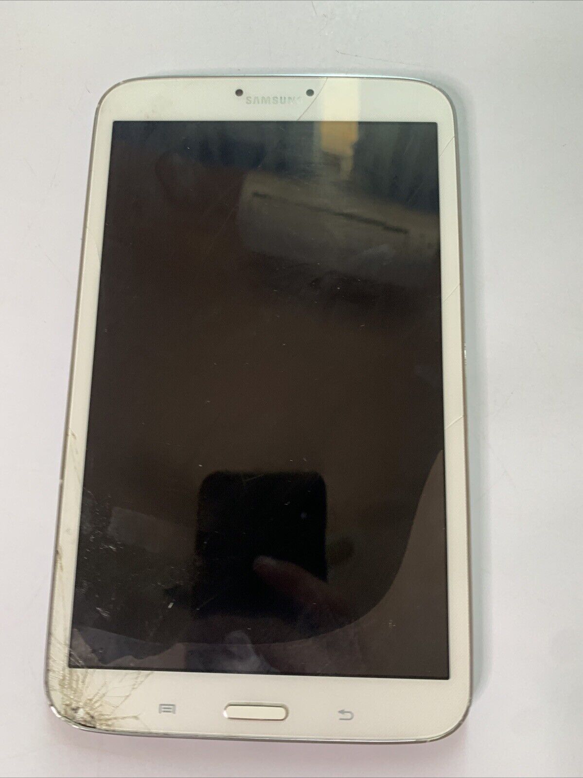 Samsung Galaxy Tab 3 8.0 SM-T310 Tablet 16GB *Cracked Screen For Parts Repair