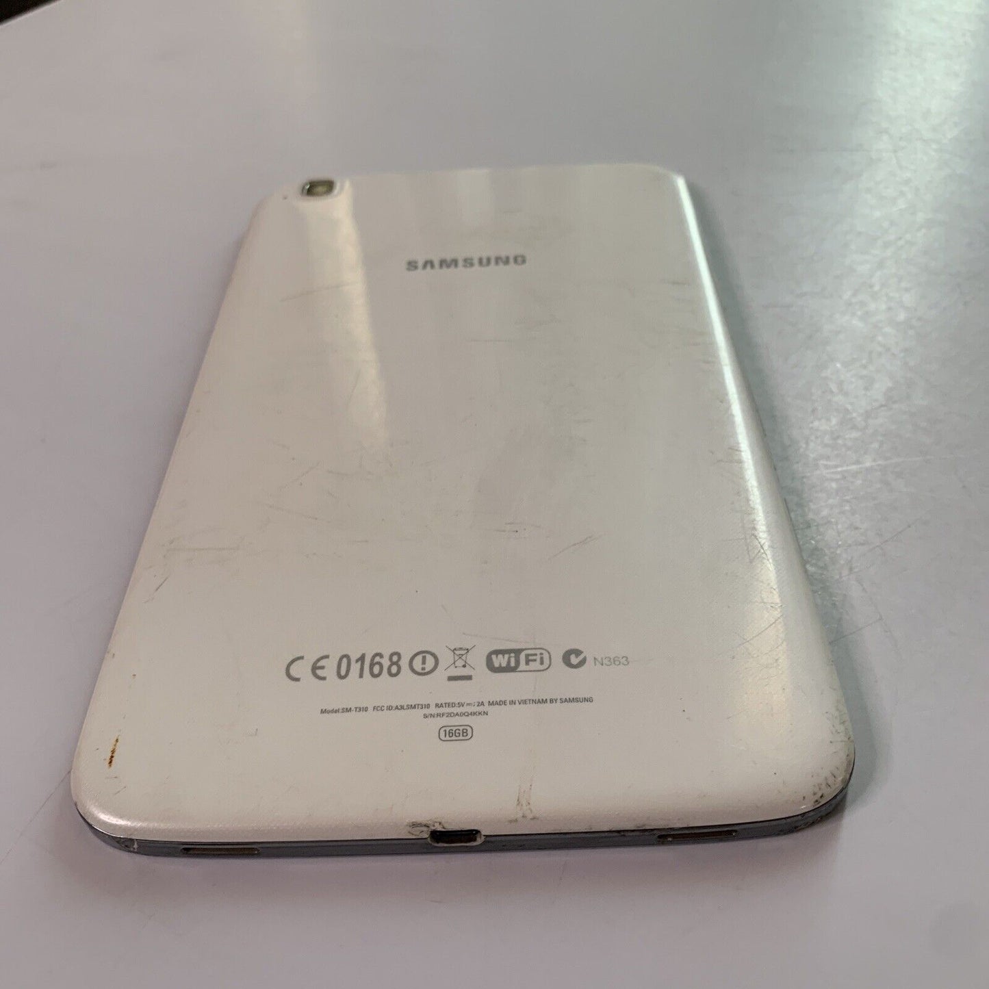 Samsung Galaxy Tab 3 8.0 SM-T310 Tablet 16GB *Cracked Screen For Parts Repair