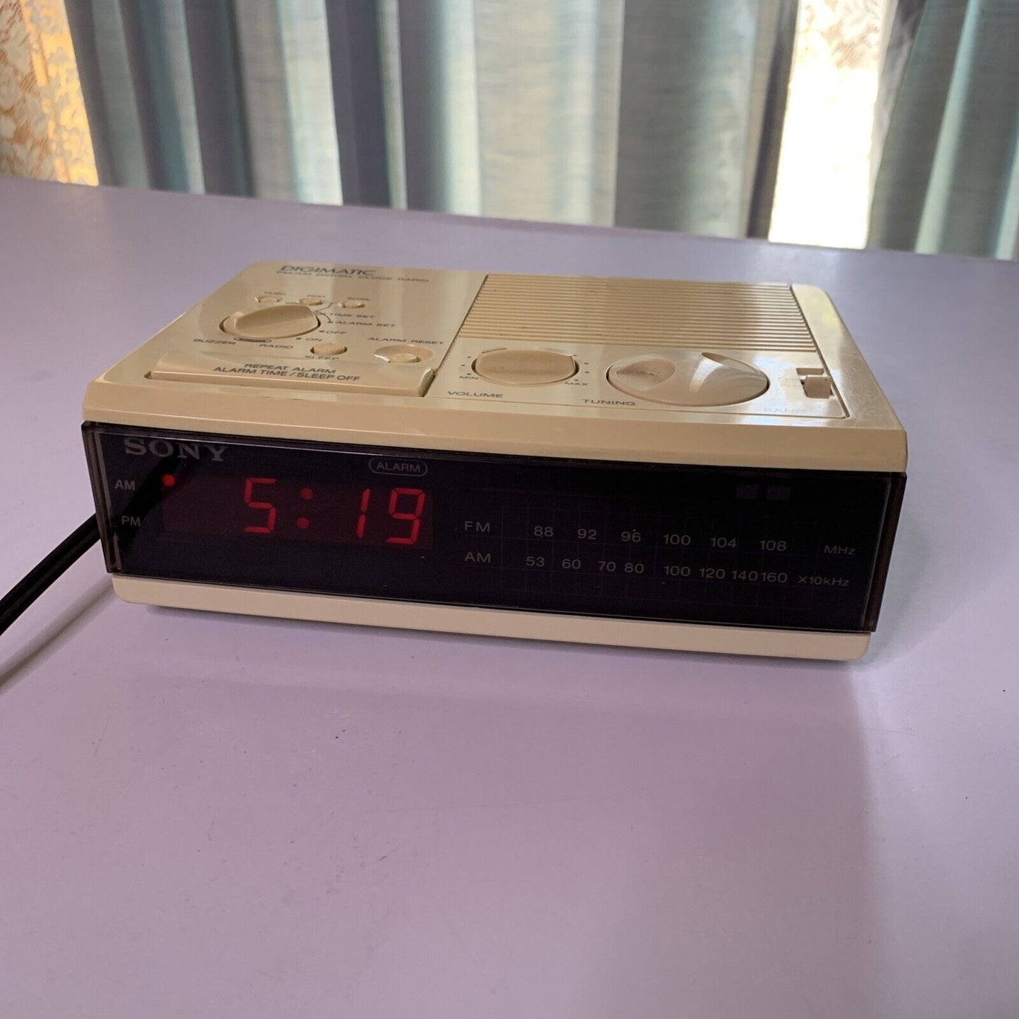 Sony Digimatic Alarm Clock Radio ICF-C3W Vintage Retro
