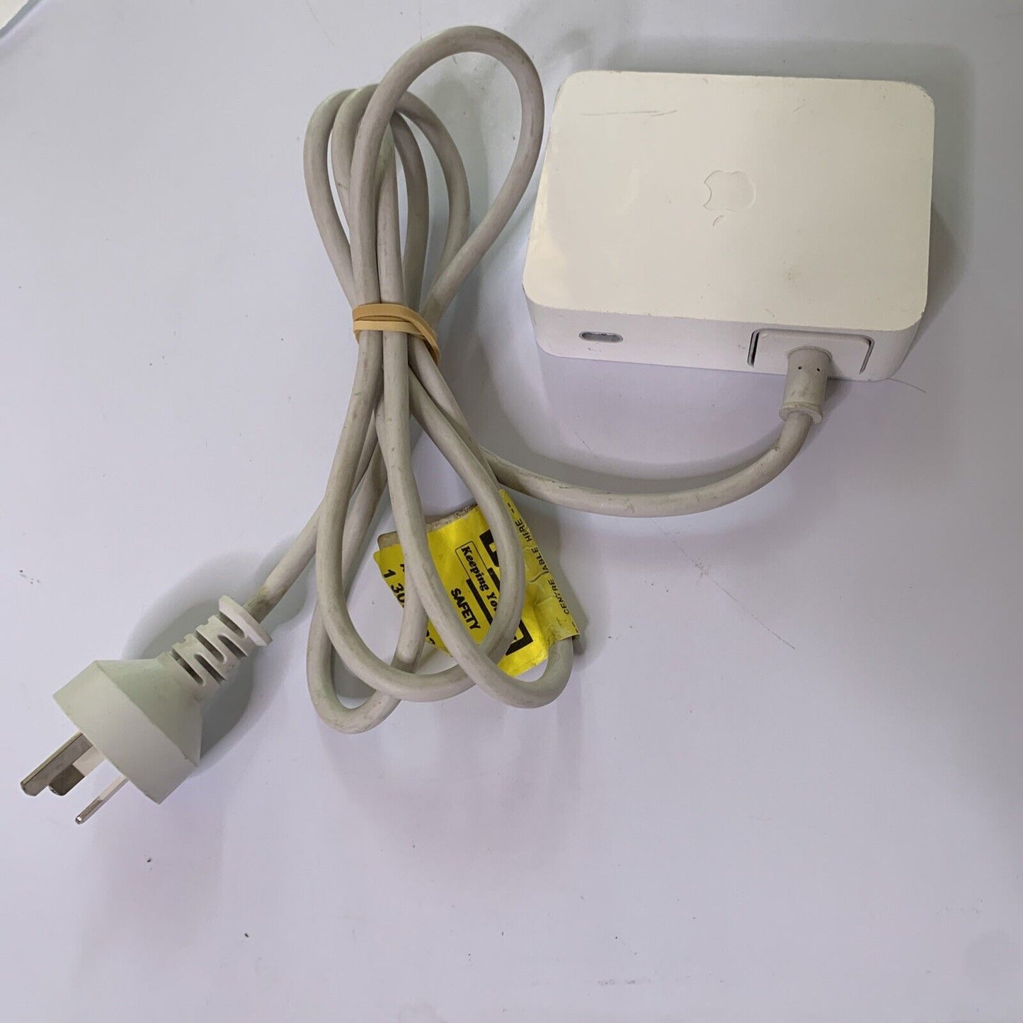 Genuine Apple Cinema Display 65W Power Adapter A1096 24.5V 2.65A with Power Cord