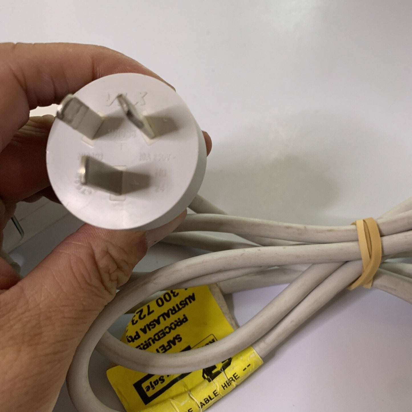 Genuine Apple Cinema Display 65W Power Adapter A1096 24.5V 2.65A with Power Cord