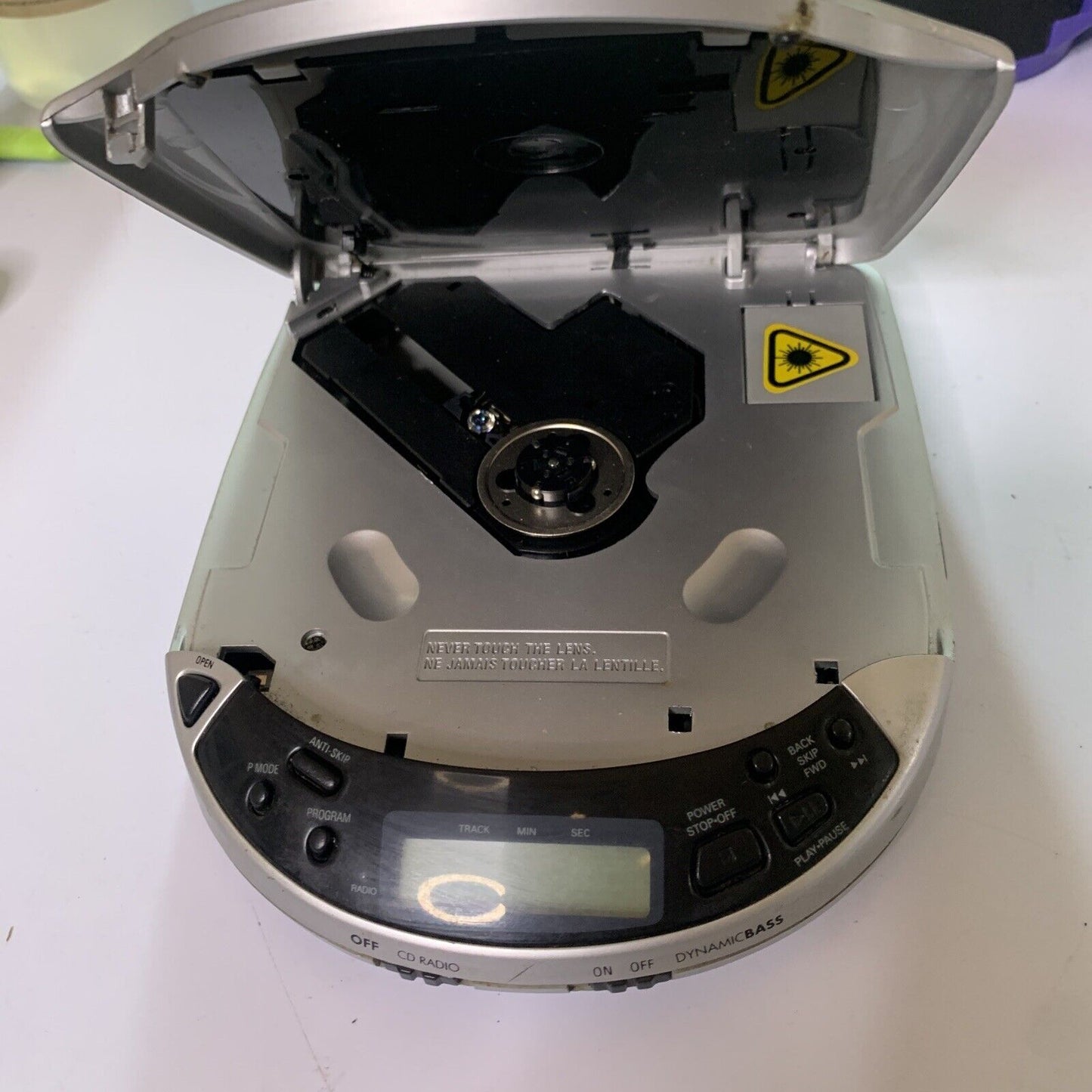 Akai Portable CD Player AM/FM Radio APCD-090 *Disc Not Playing