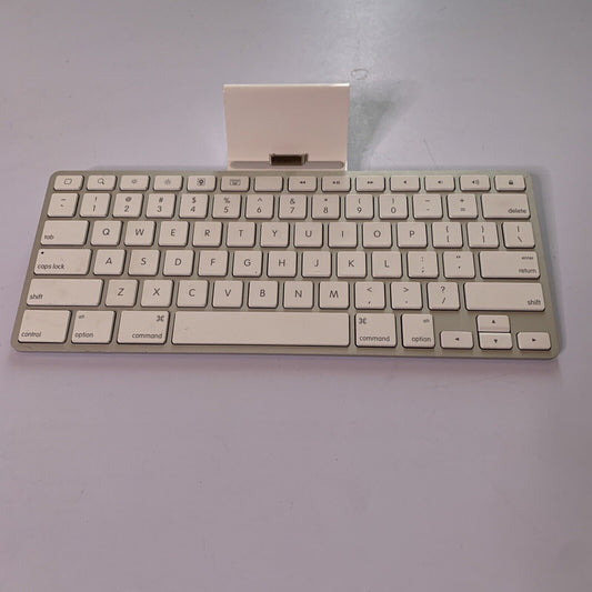 Genuine Apple iPad iPhone Keyboard Dock  A1359 30-Pin Connector MC533LL/B