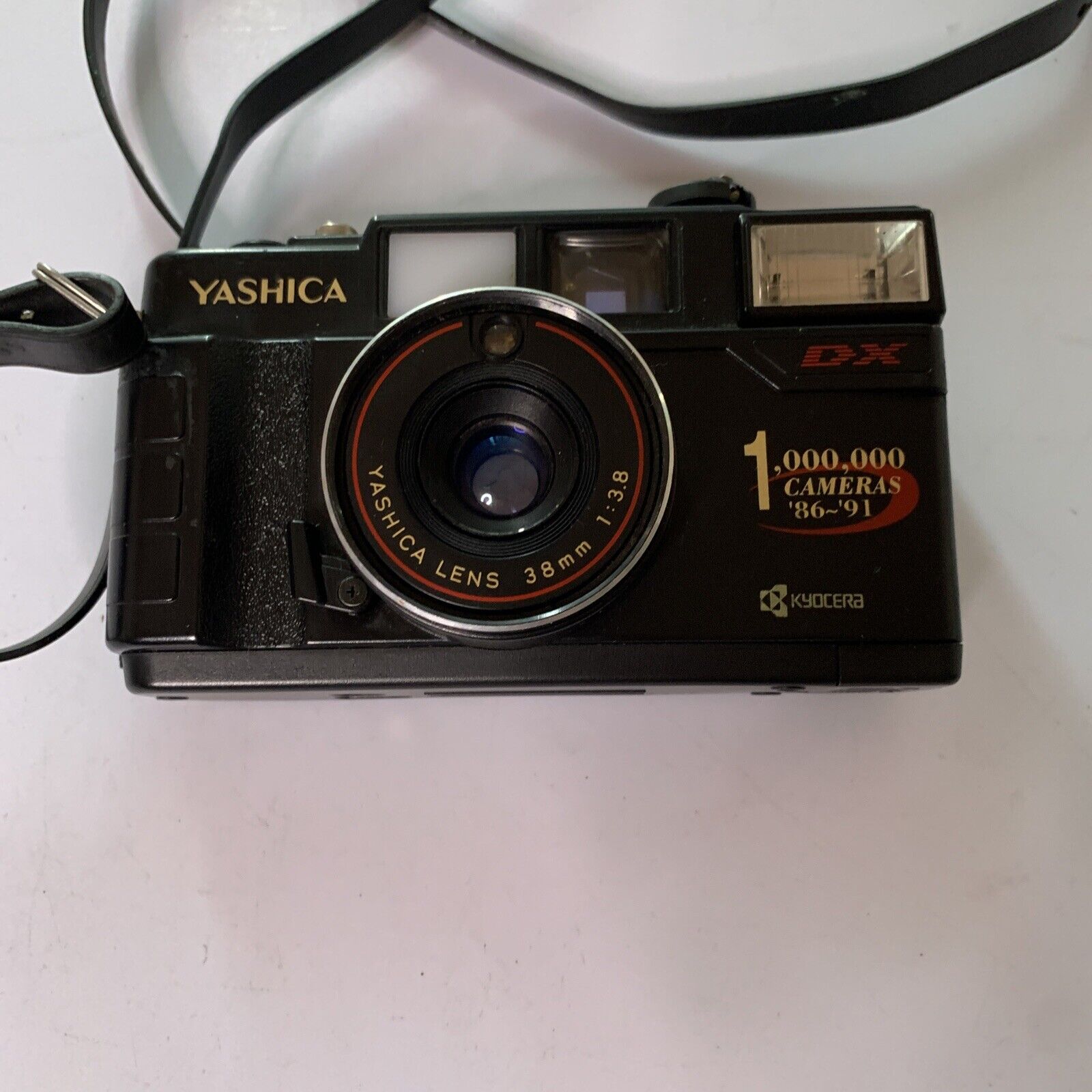 Yashica DX 35mm Film Camera 38mm Lens 1:3.8 with Flash – Retro Unit