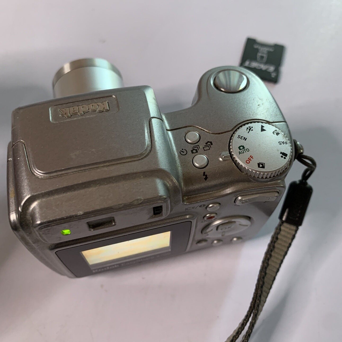 Kodak EasyShare Z700 Silver Digital Camera 4MP 1GB SD Card 5x Optical Zoom