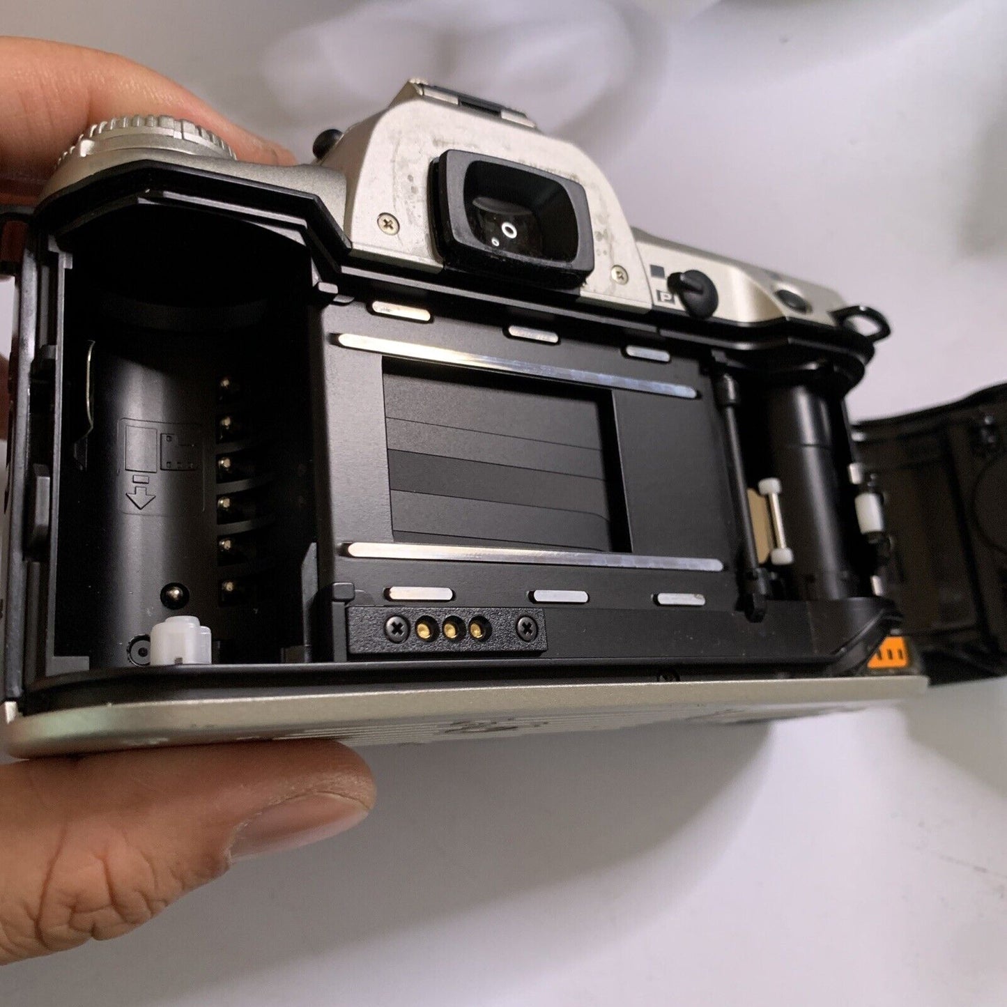 Pentax MZ-10 Film Camera *Shutter Not Working For Parts Or Repair