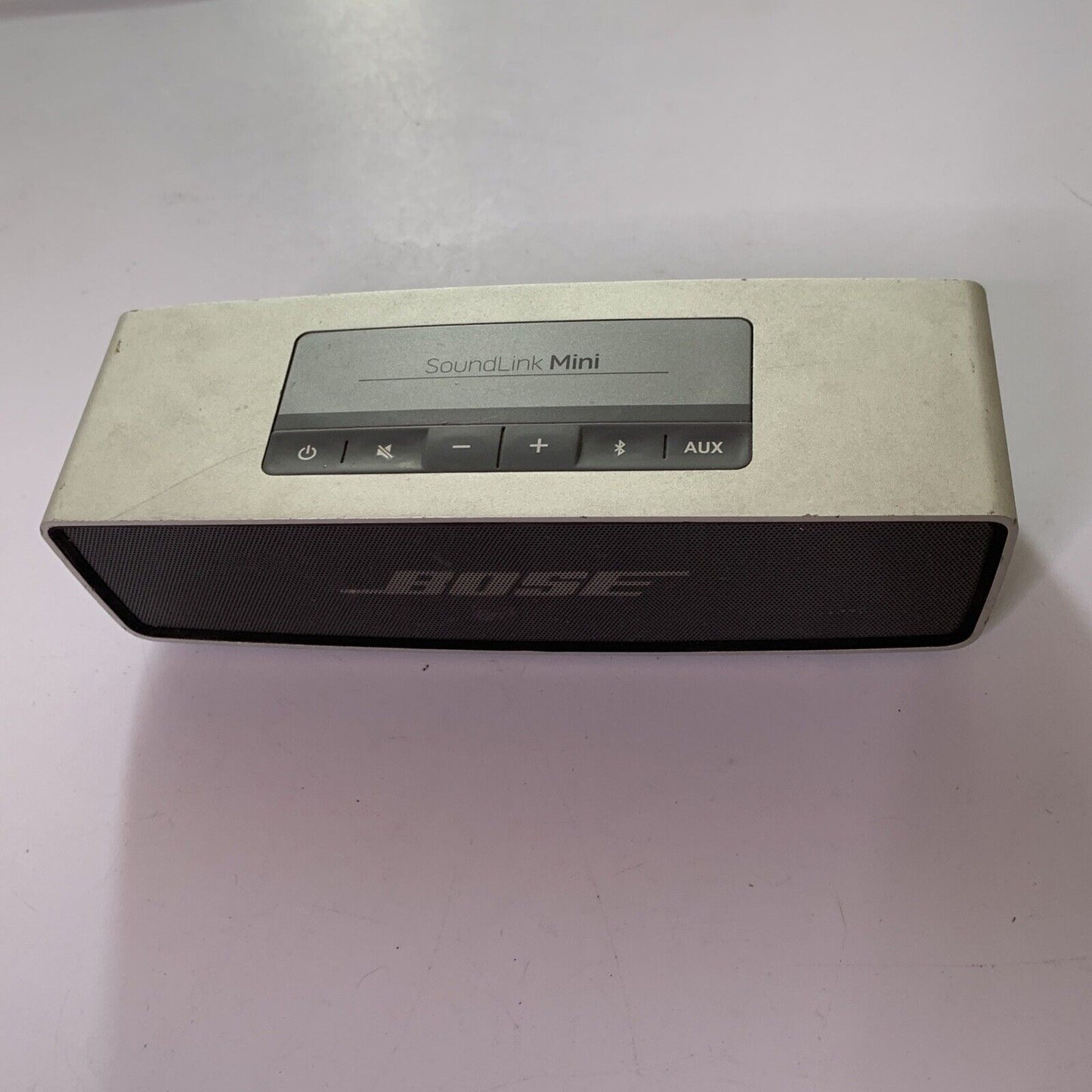 Bose Soundlink Mini Bluetooth Portable Speaker *Doesn't Turn On For Parts Repair