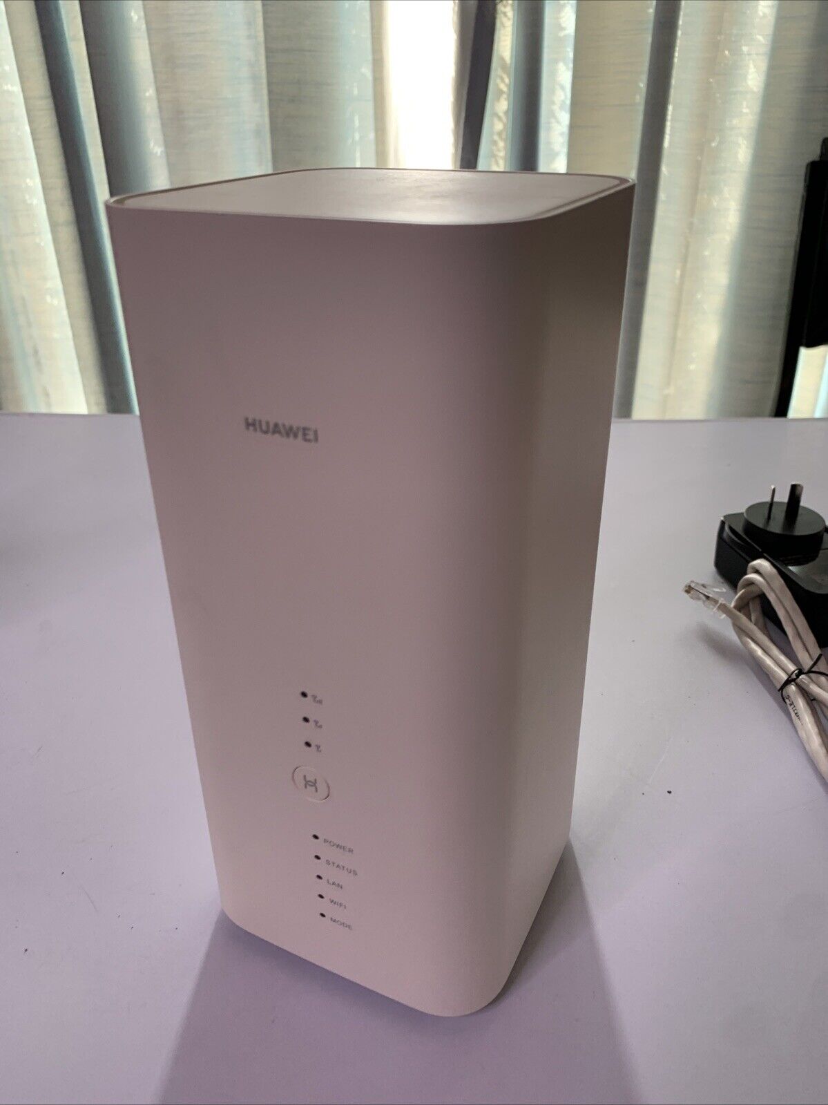 Huawei B818-263 Cube 4G LTE CAT19 WiFi Wirelress Modem Router