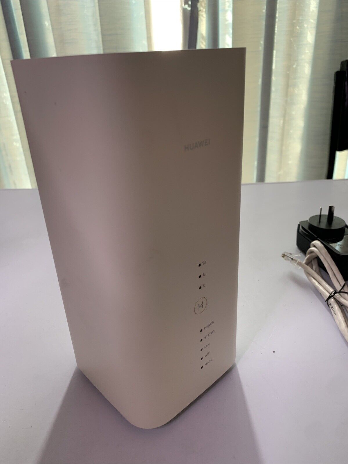 Huawei B818-263 Cube 4G LTE CAT19 WiFi Wirelress Modem Router