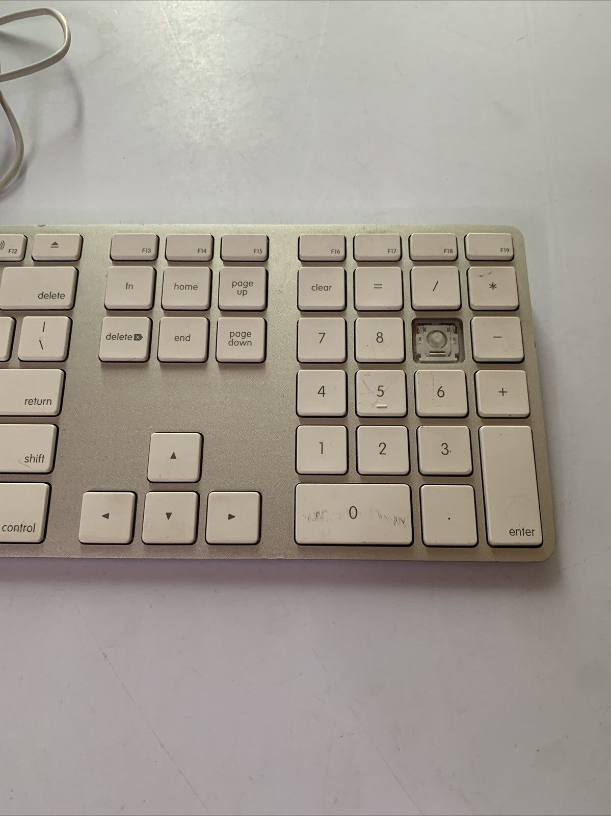 Apple Aluminum Keyboard with Numeric Keypad MB110LL/B A1243 *For Parts Or Repair