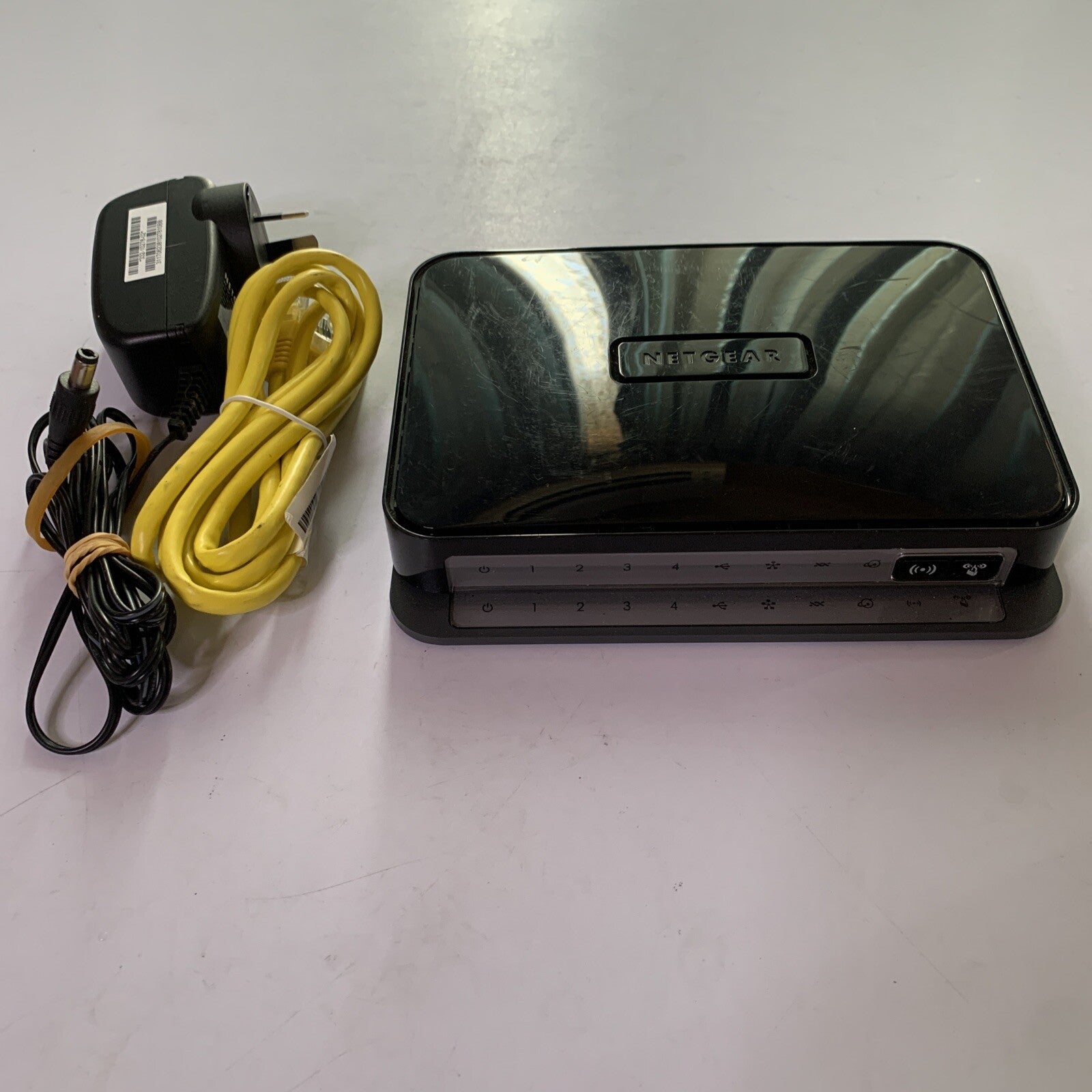 NETGEAR N300 Wireless WiFi Modem Router DGN 2200 – Retro Unit