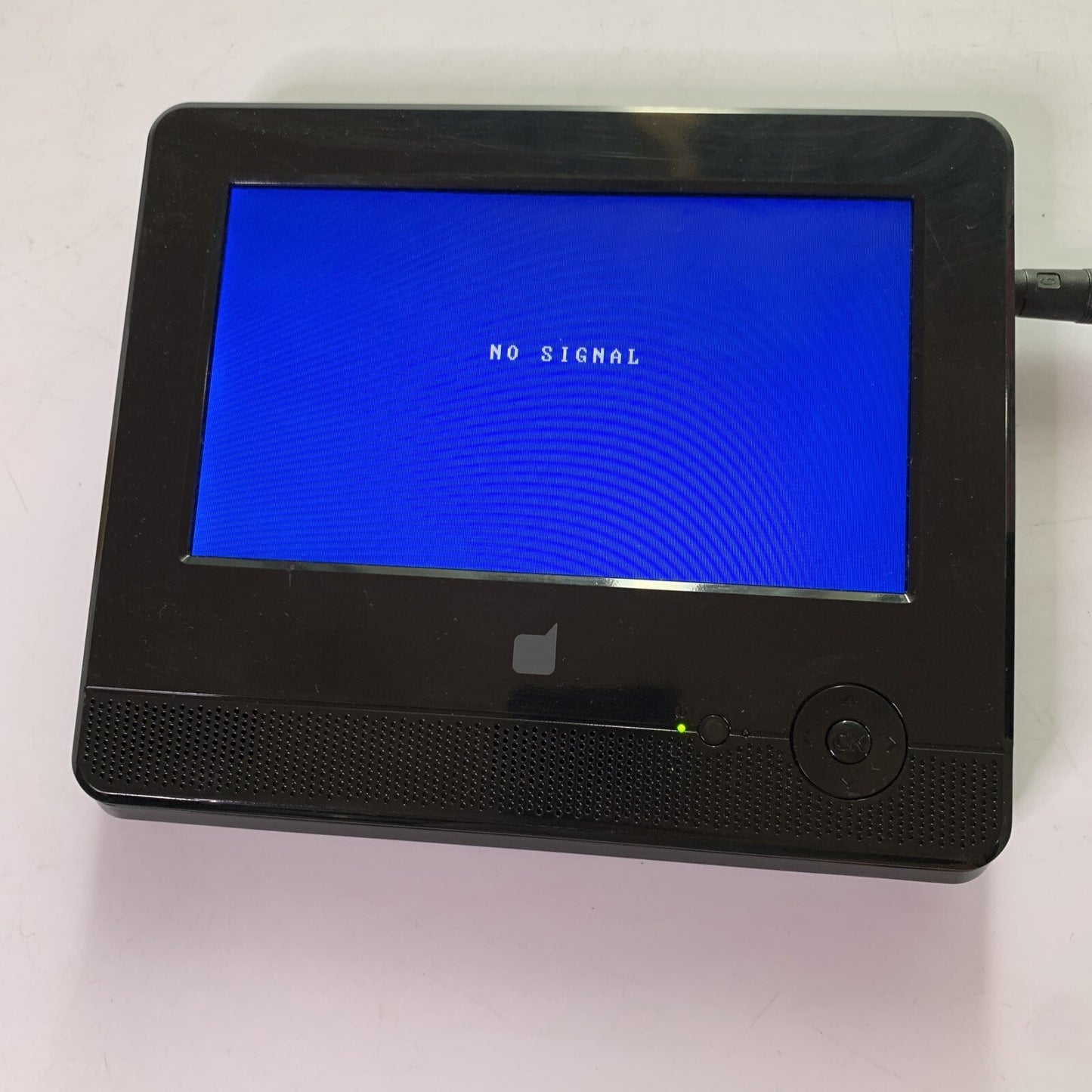 DSE LCD 7" Display Monitor RCA Composite with Speaker D6201