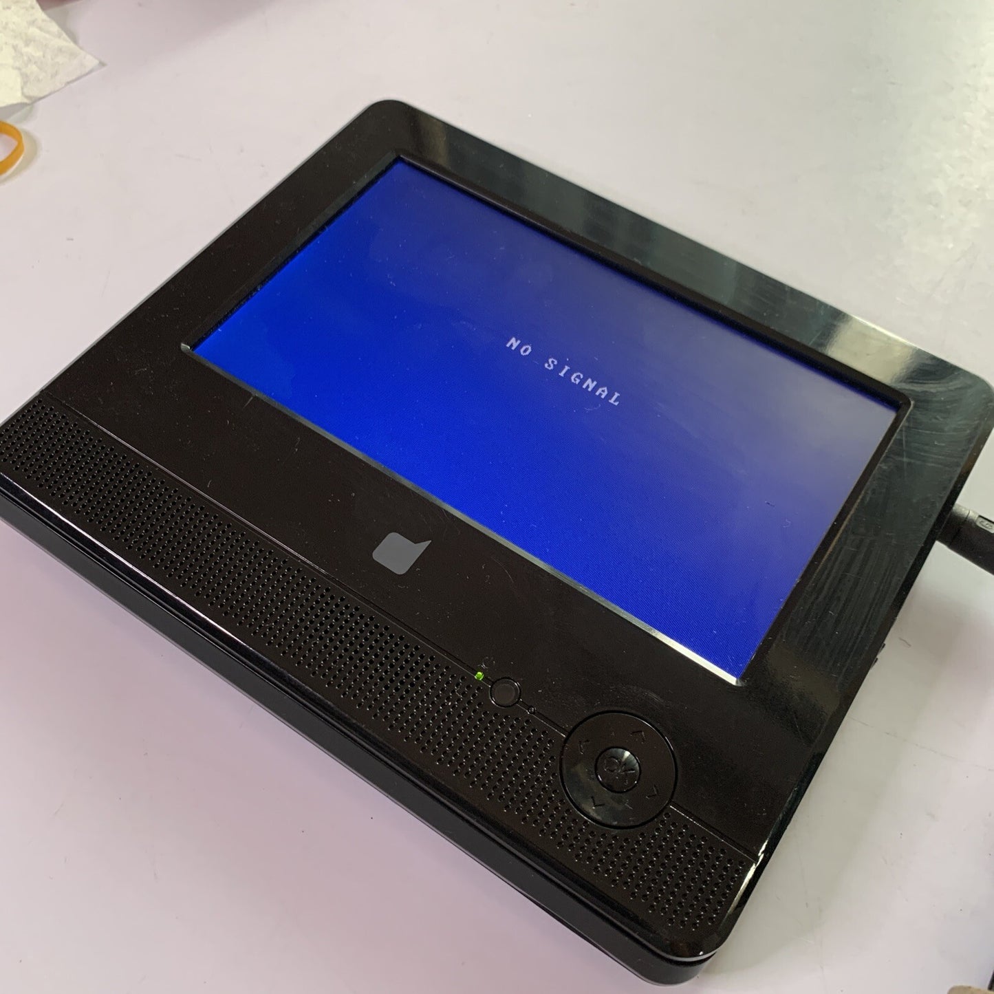 DSE LCD 7" Display Monitor RCA Composite with Speaker D6201