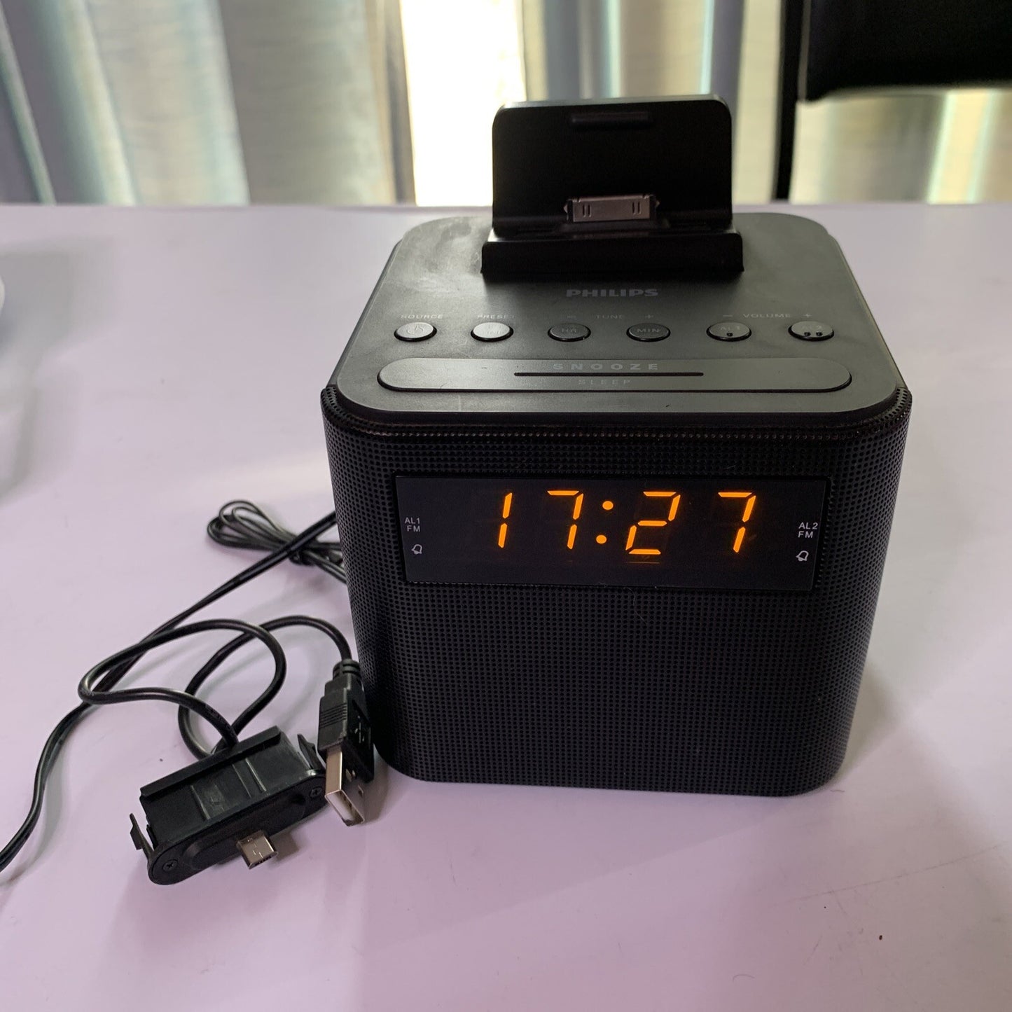 Philips Alarm Clock Radio iPod Micro-USB USB Dock AJ3200/79