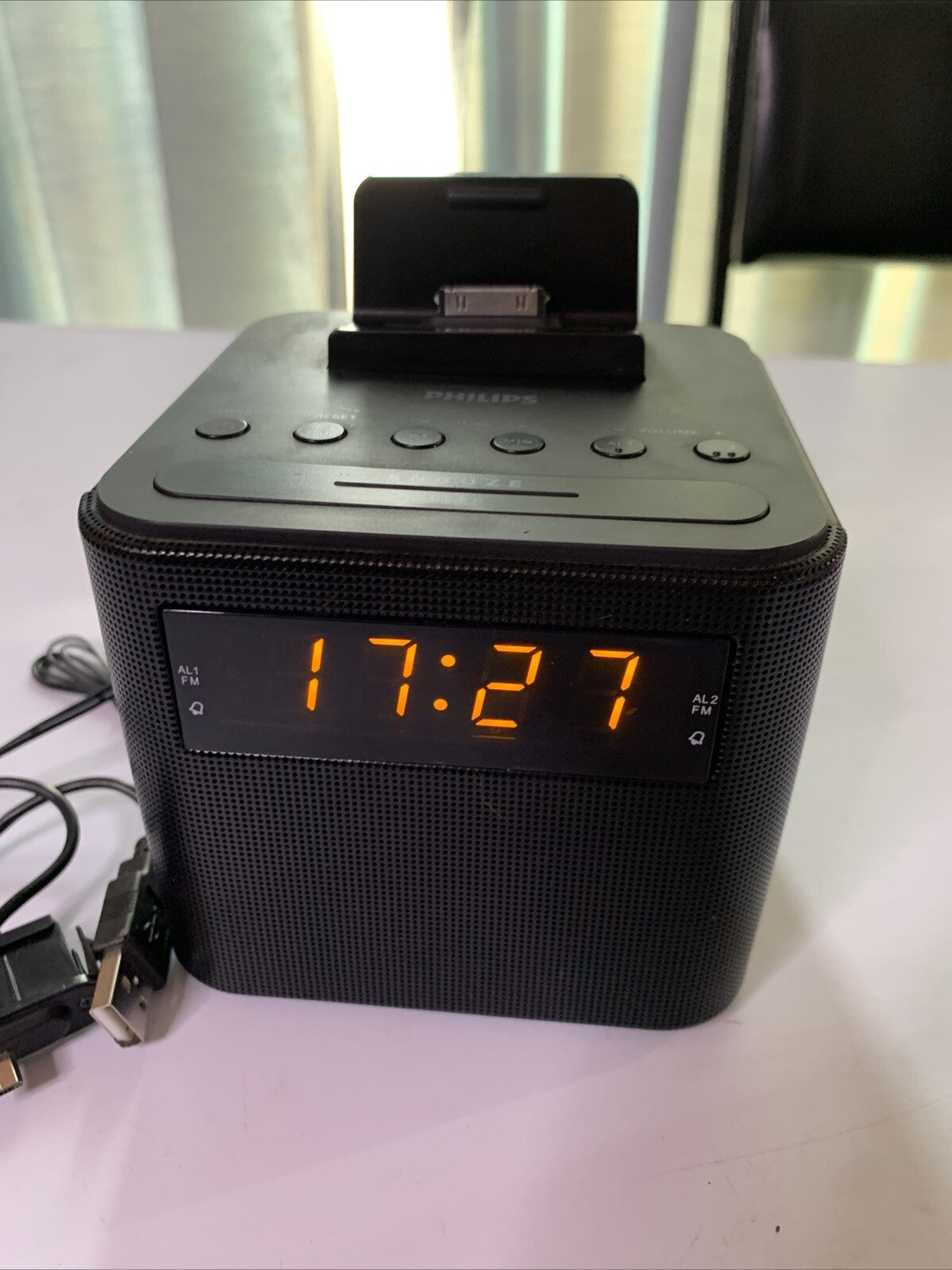 Philips Alarm Clock Radio iPod Micro-USB USB Dock AJ3200/79