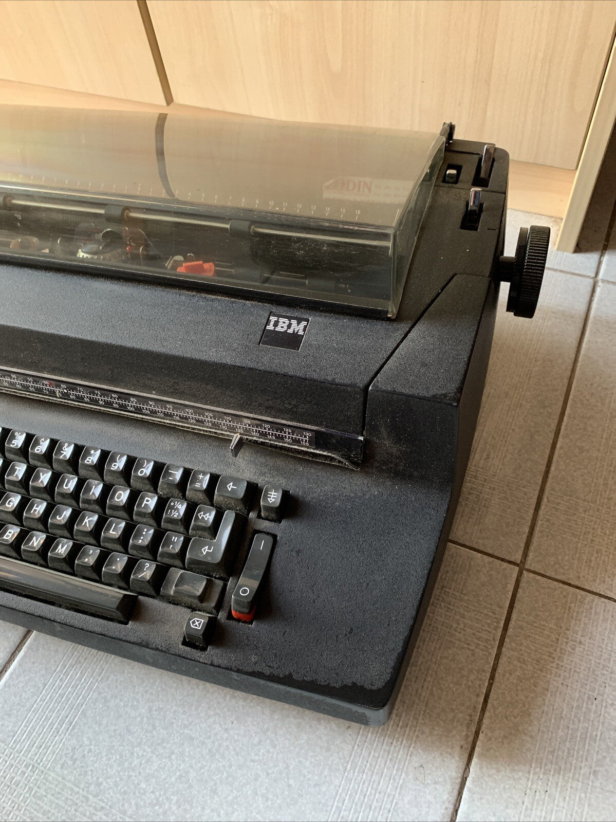 IBM Electric Typewriter Type 82 *Doesn’t Turn On For Parts Repair
