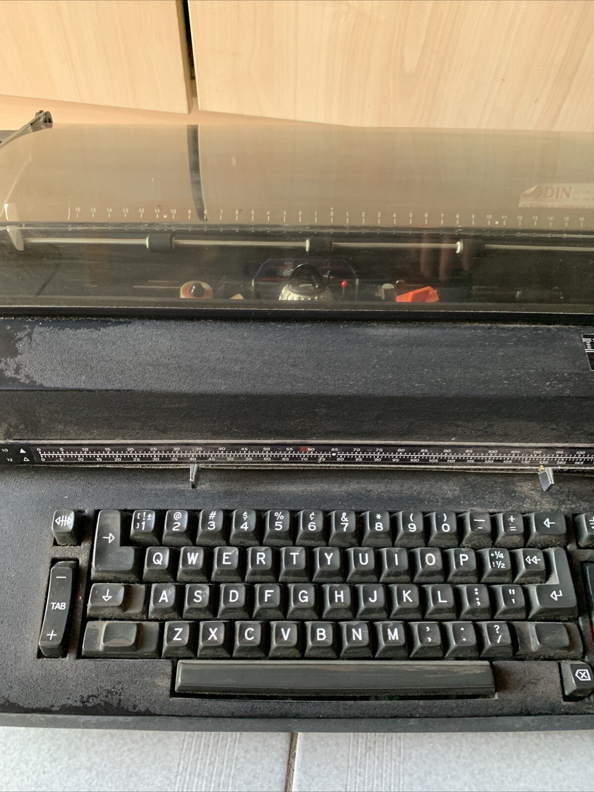 IBM Electric Typewriter Type 82 *Doesn’t Turn On For Parts Repair