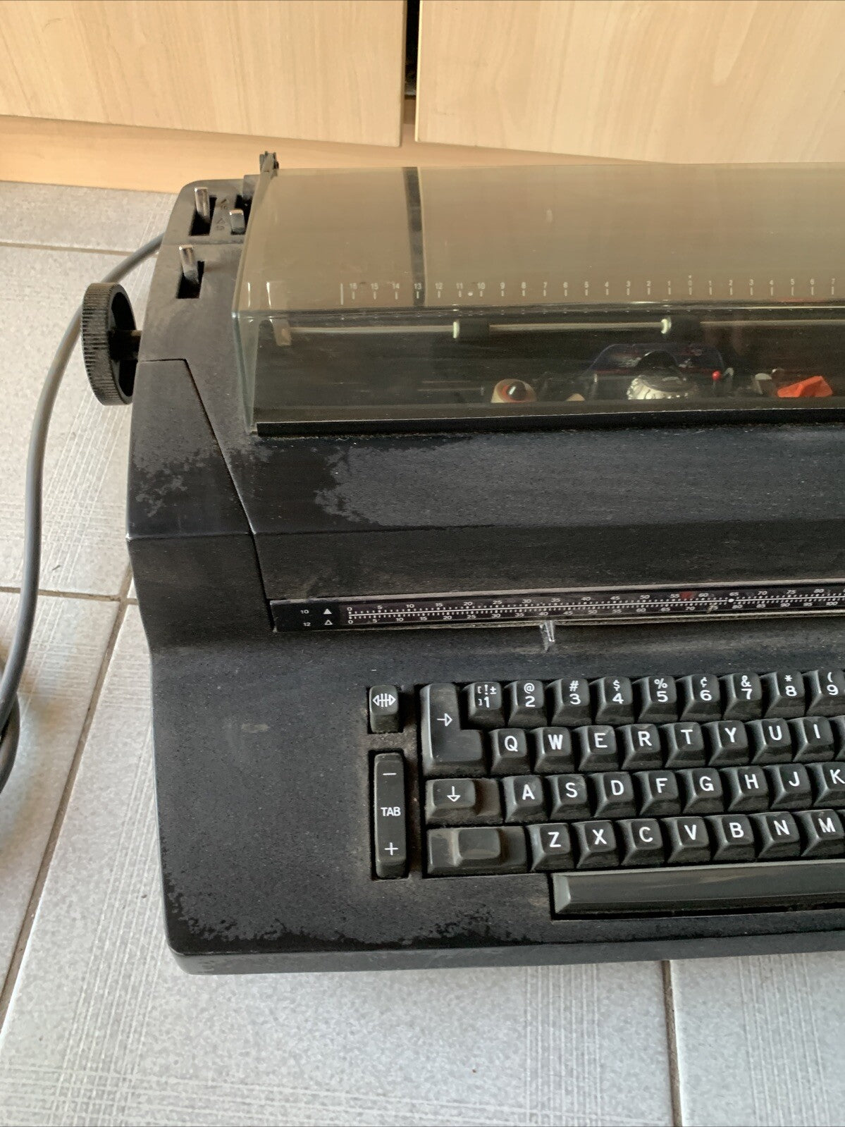 IBM Electric Typewriter Type 82 *Doesn’t Turn On For Parts Repair