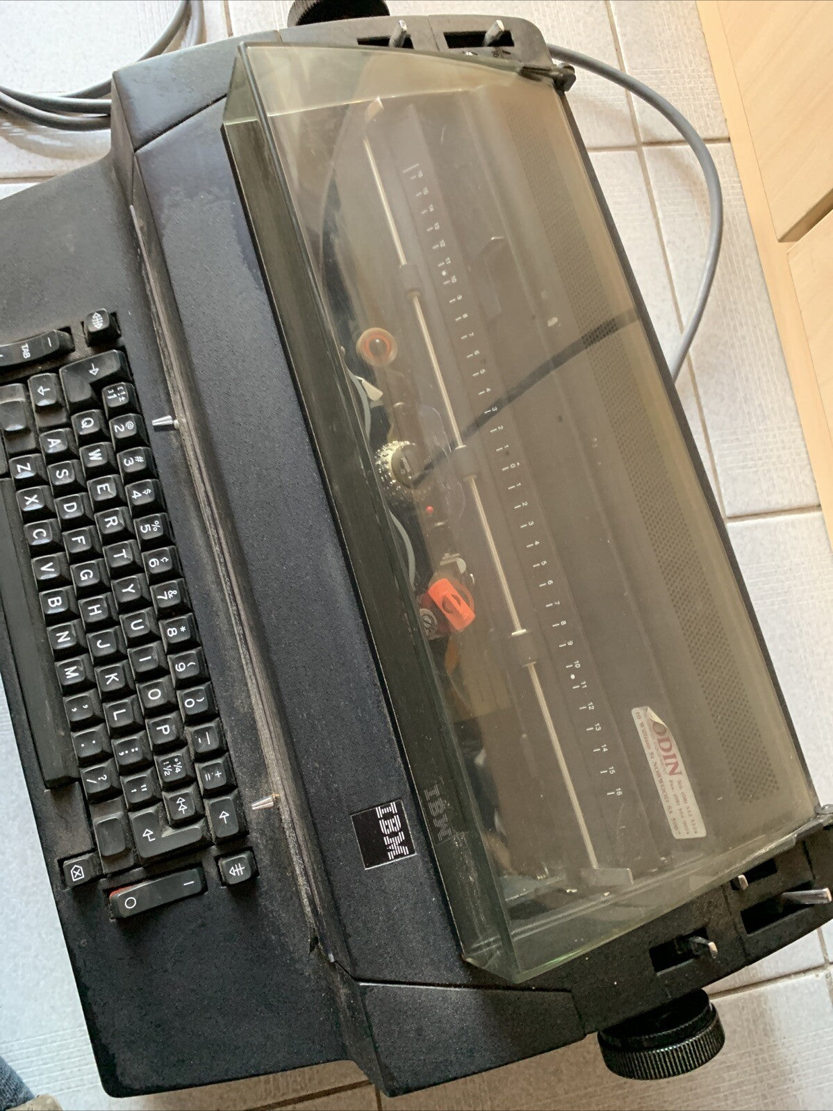 IBM Electric Typewriter Type 82 *Doesn’t Turn On For Parts Repair