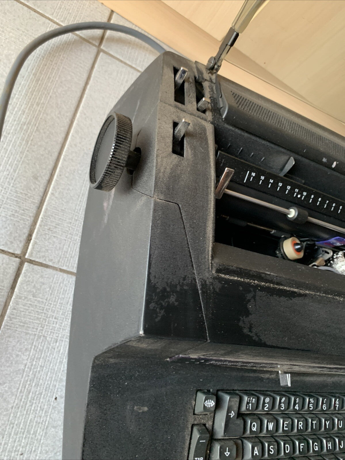 IBM Electric Typewriter Type 82 *Doesn’t Turn On For Parts Repair