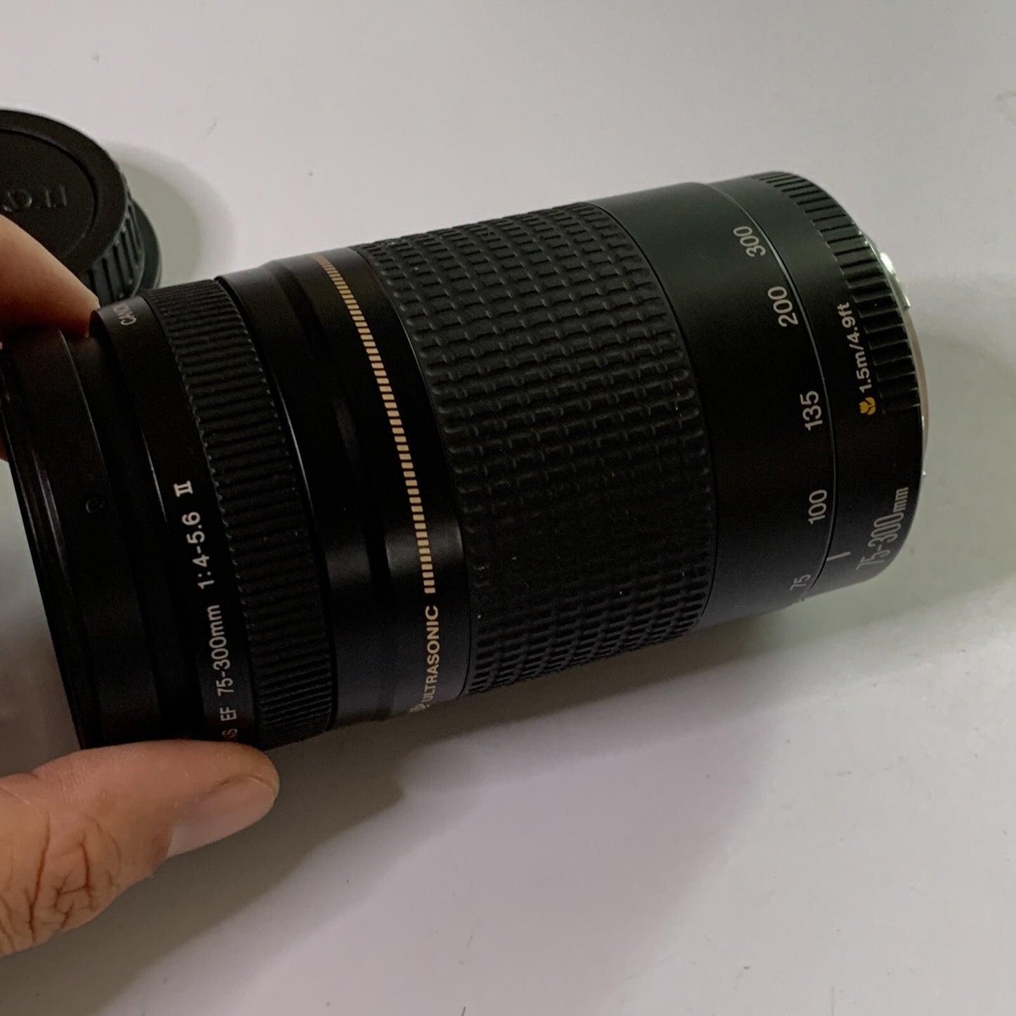 Canon Telephoto Zoom Lens EF 75-300mm f/1:4-5.6 II  Ultrasonic Made Japan 58mm