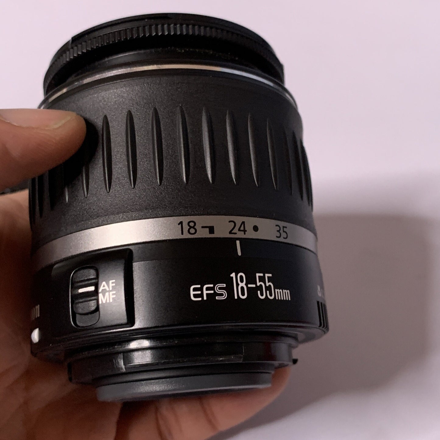 Canon Zoom Lens EF-S 18-55mm 1:3.5-5.6 IS 58mm 0.25m/0.8ft