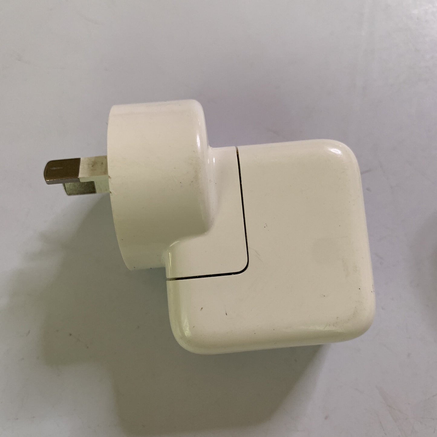 Genuine Apple iPod USB Power Adapter Wall Charger A1205 + 30 Pin Apple Cable