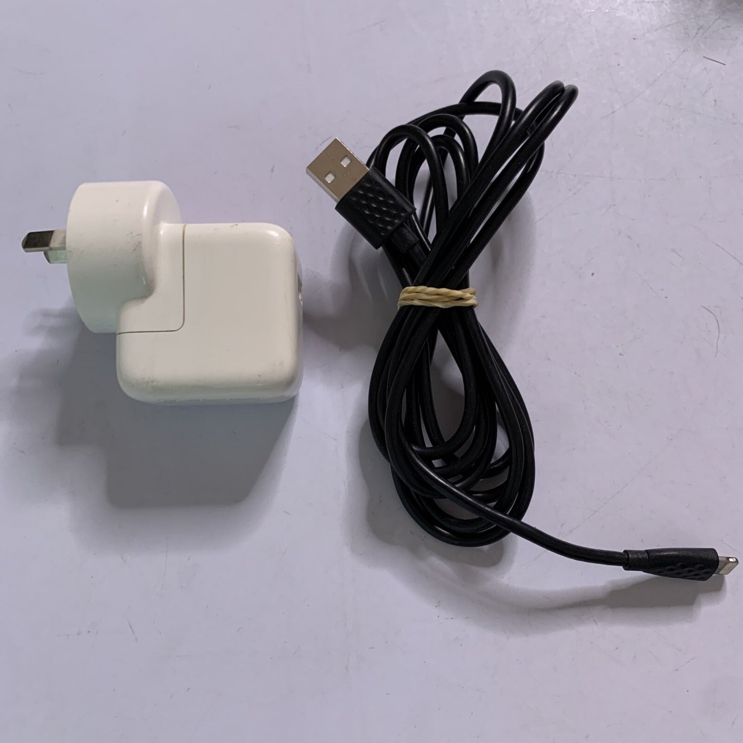 Official Apple A1402 USB Wall Charger Power Supply OEM & Lightning Cable