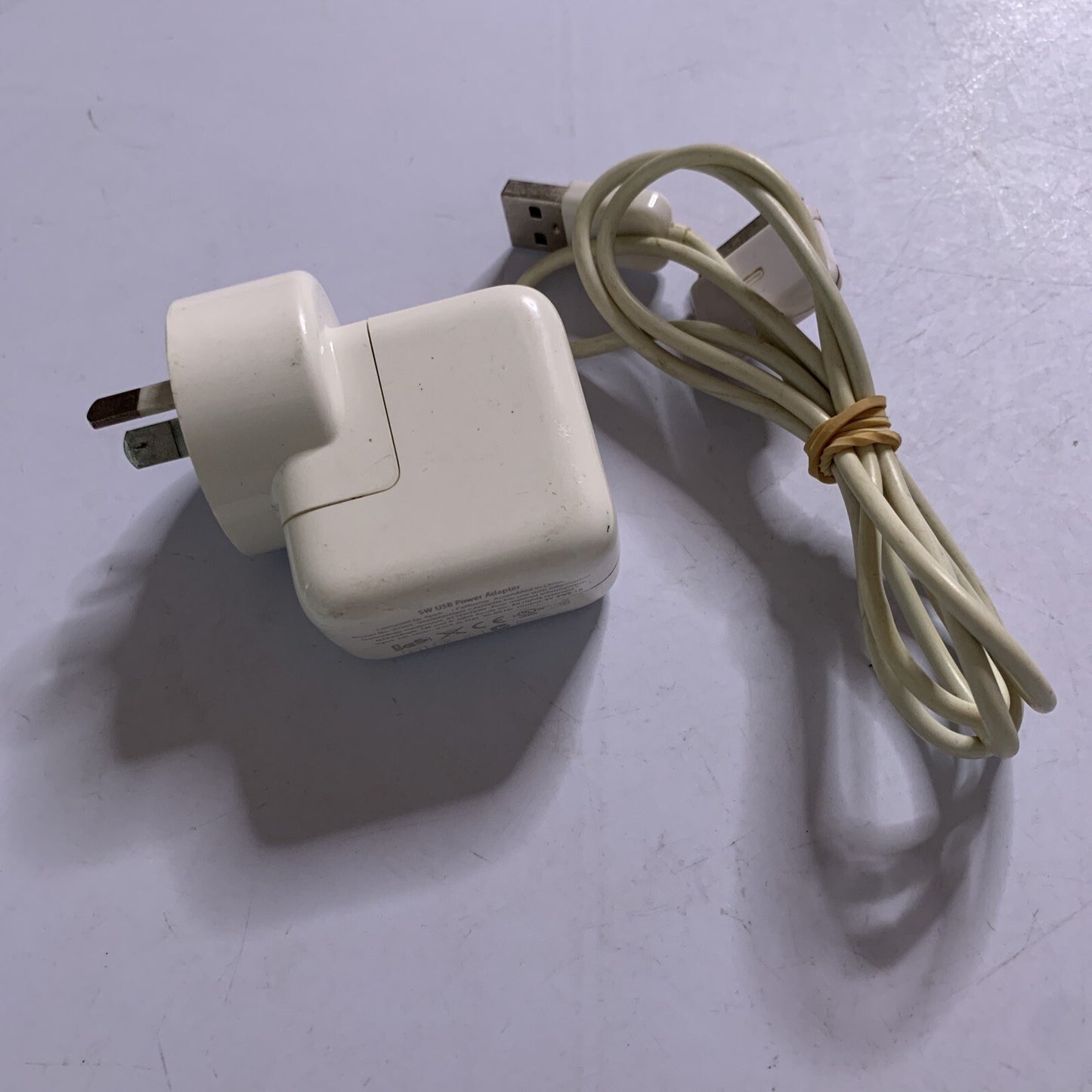 Genuine Apple 1205 USB Official OEM Wall Charger + 30-pin Cable