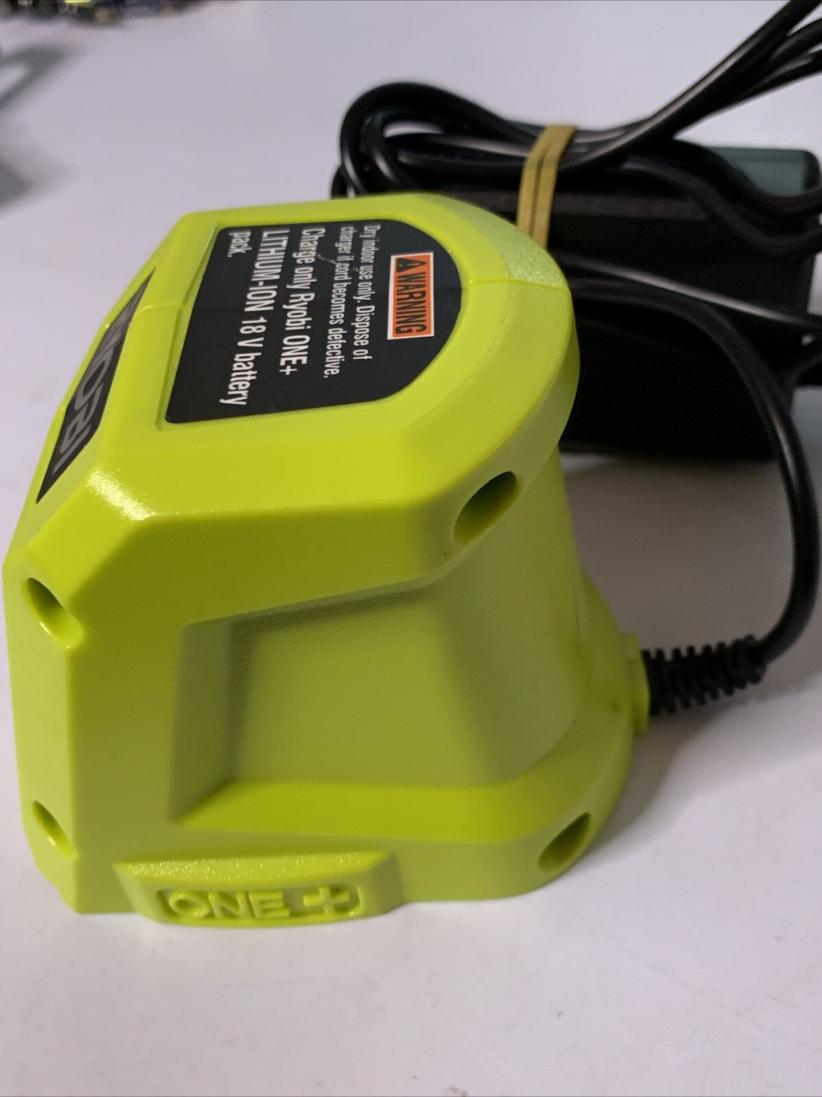 Ryobi One +  18V Battery charger RC18115 18V 1.5A