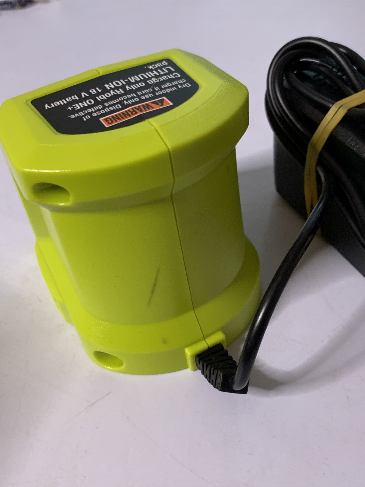 Ryobi One +  18V Battery charger RC18115 18V 1.5A