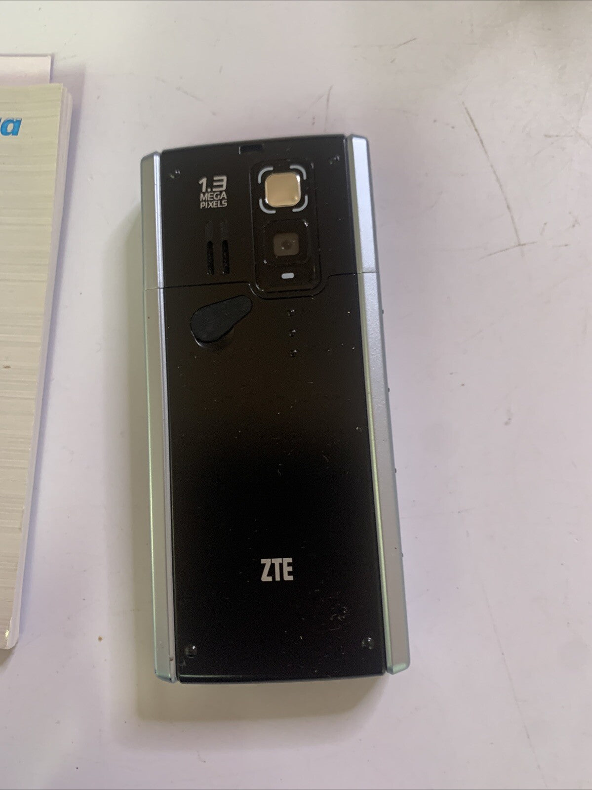 Telstra ZTE F152 Mobile Phone 2G