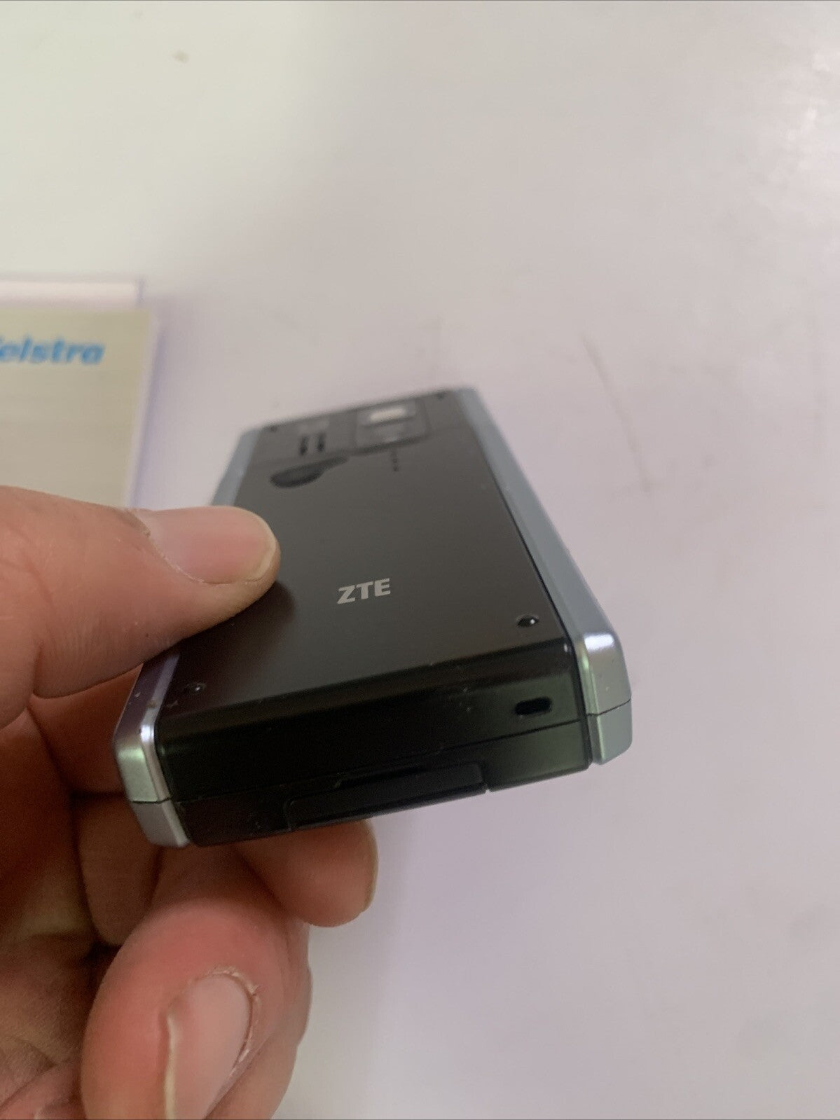 Telstra ZTE F152 Mobile Phone 2G