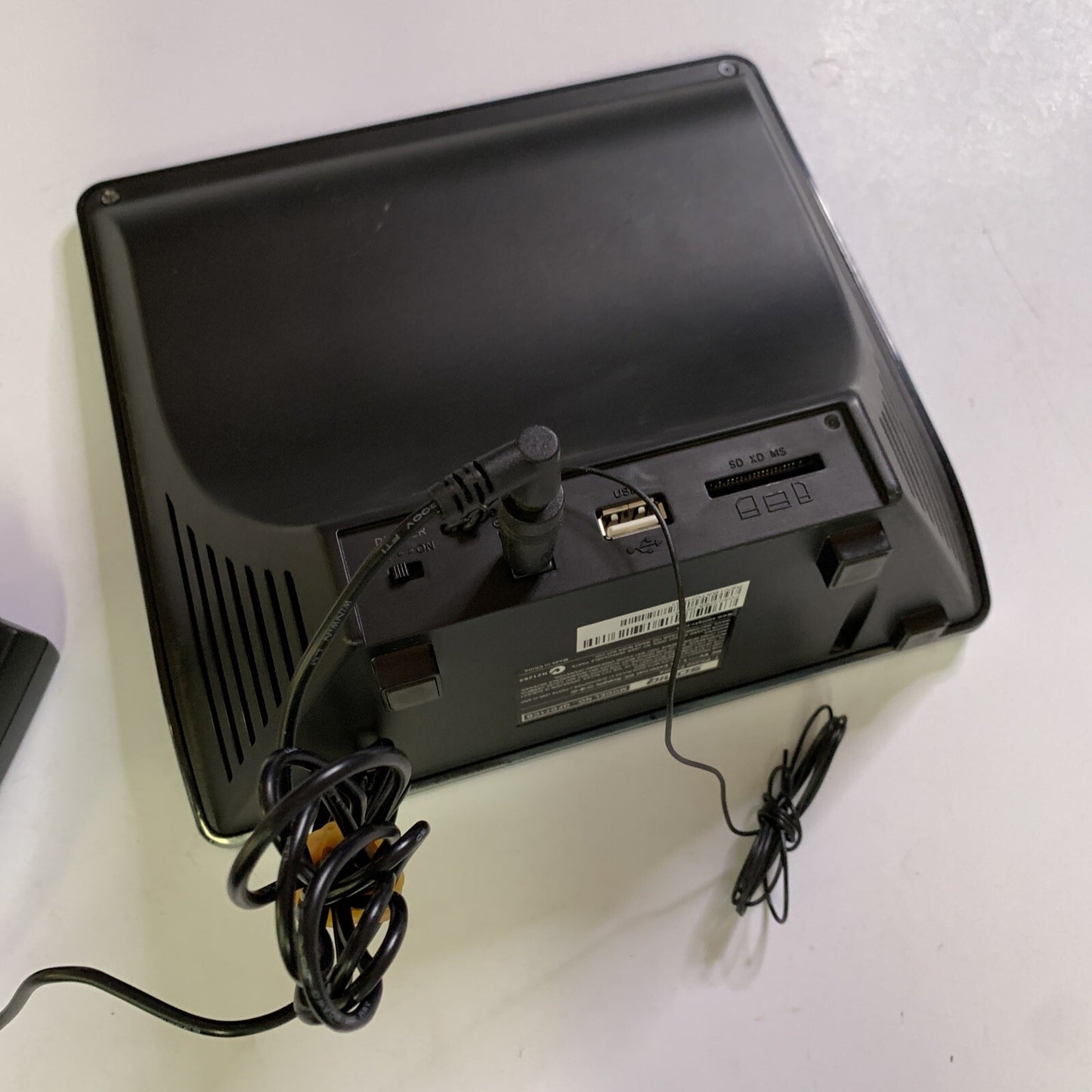 Soniq 7” Photo Frame Alarm Clock Radio QFD71CB