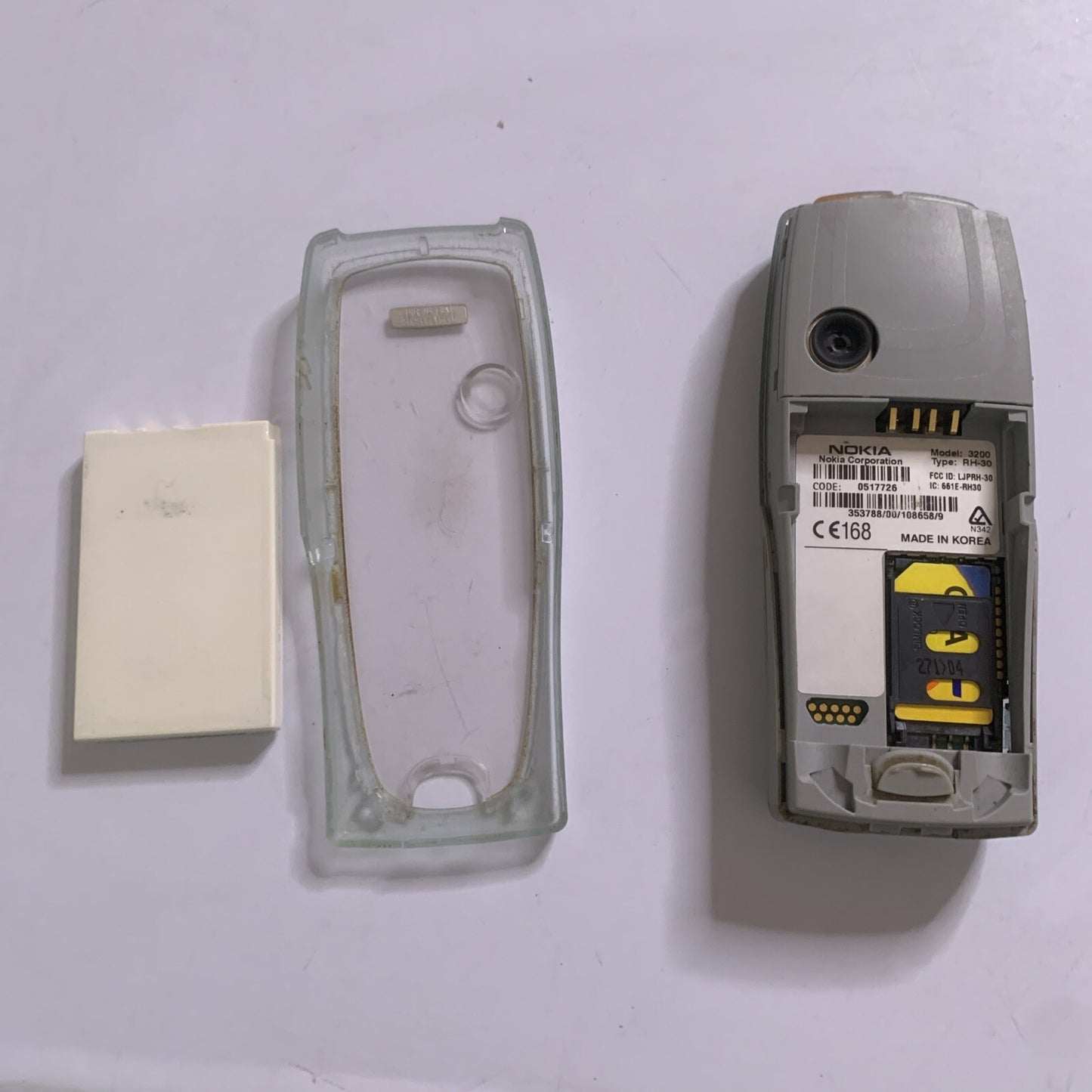 Nokia 3200 Mobile Phone Transparent  RH-30 *untested For Parts Or Repair