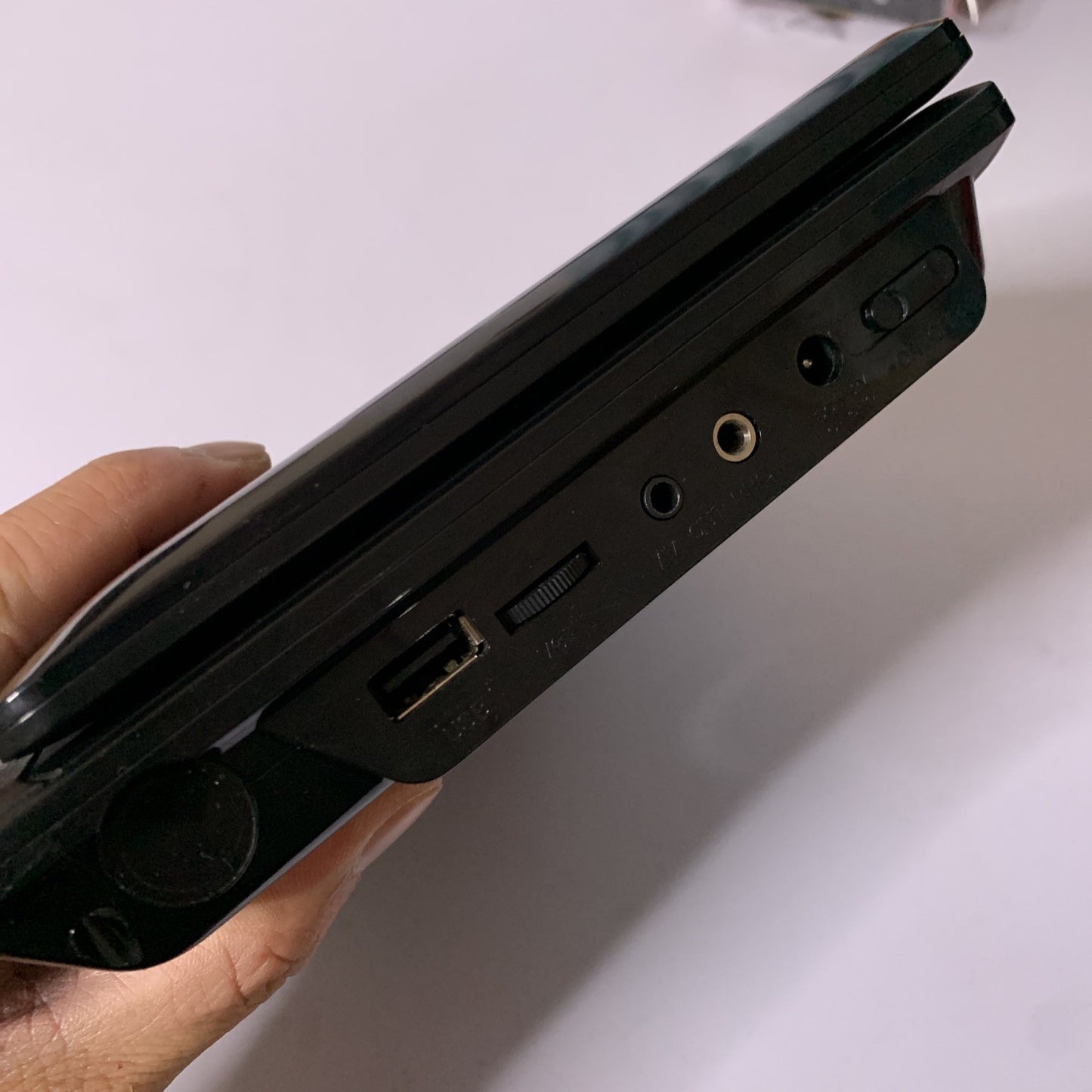 Dick Smith 7" DVD Player With Power Supply D62001