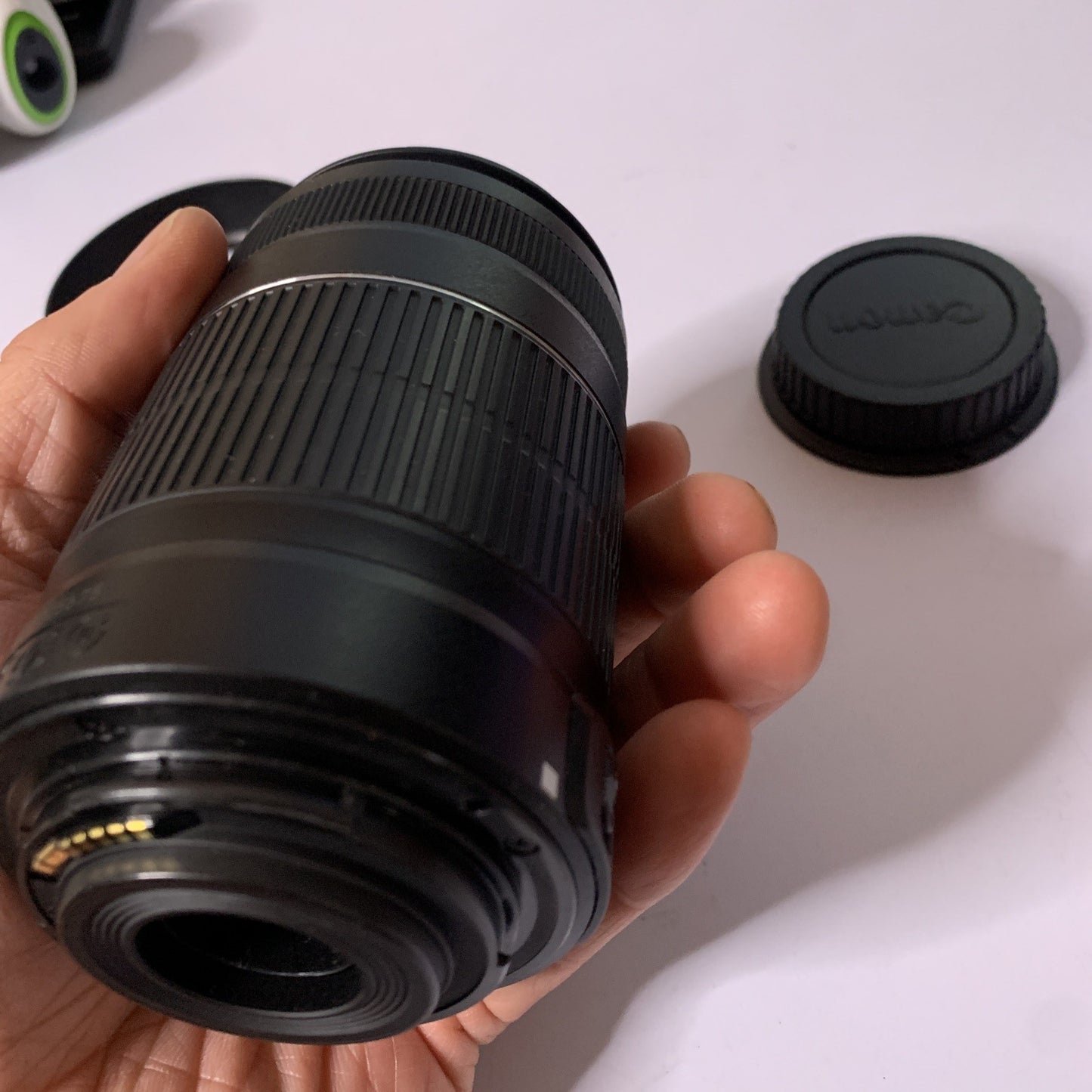 Canon EF-S 55-250mm f/4.0-5.6 Image Stabilizer STM Lens + Lens Hood