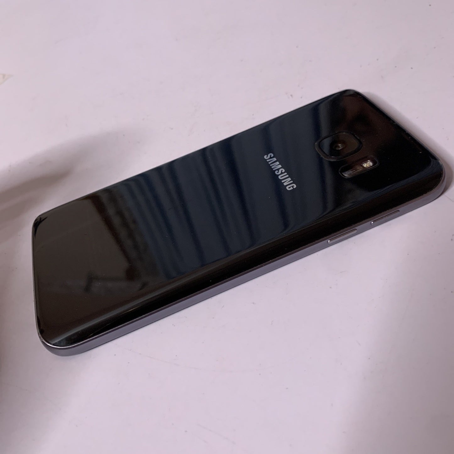 Samsung Galaxy S7 32GB SM-G930F  *Doesn't Turn On For Parts Or Repair