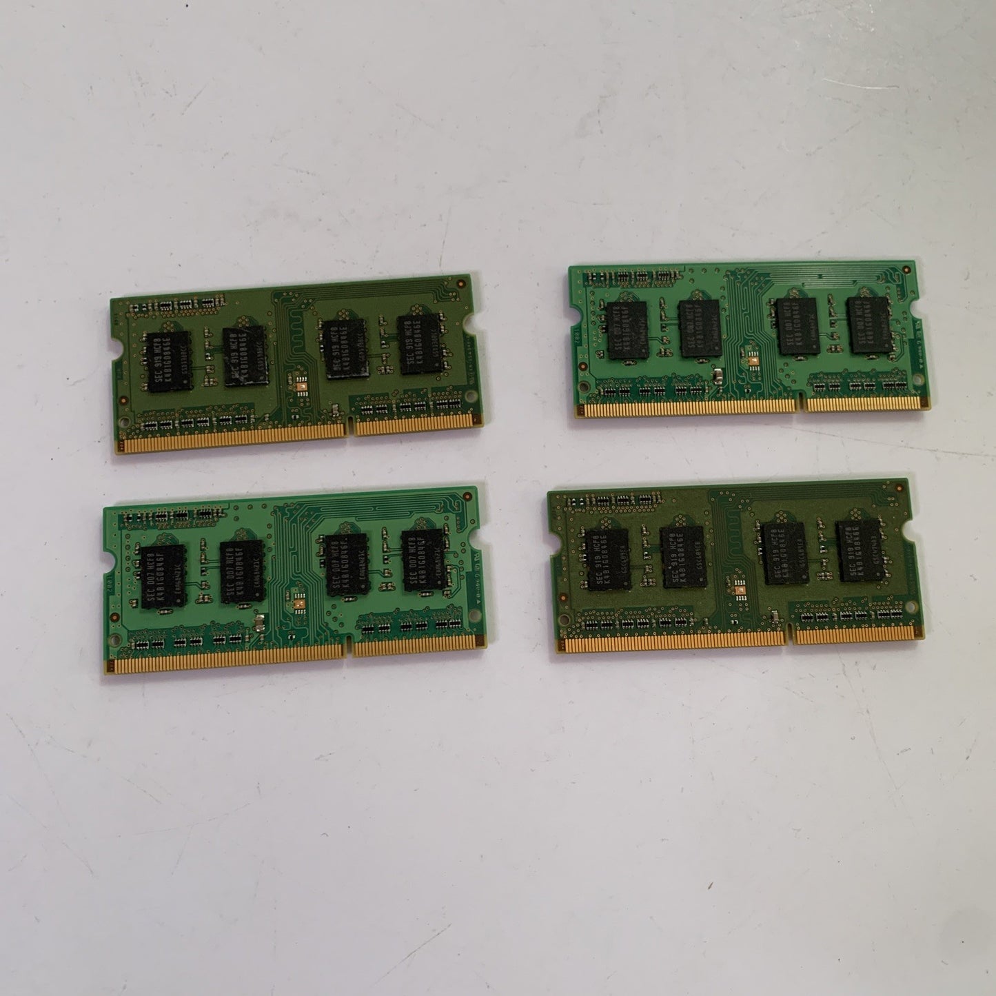 4x Samsung 1GB DDR3 RAM Sodimm Laptop 1Rx8 PC3-8500S-07-10-B1 Total 4GB