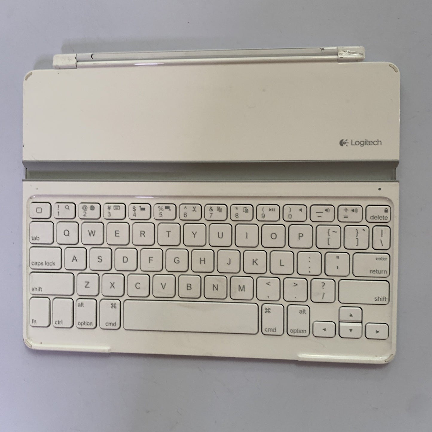 2x Logitech Bluetooth Keyboard *Doesn't Turn On For Parts