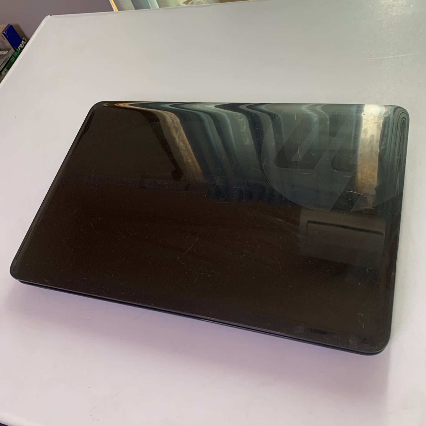 HP 2000 15.6" Laptop i3-4110M 2.4Ghz 4GB DVD-RW *No HDD Or Battery