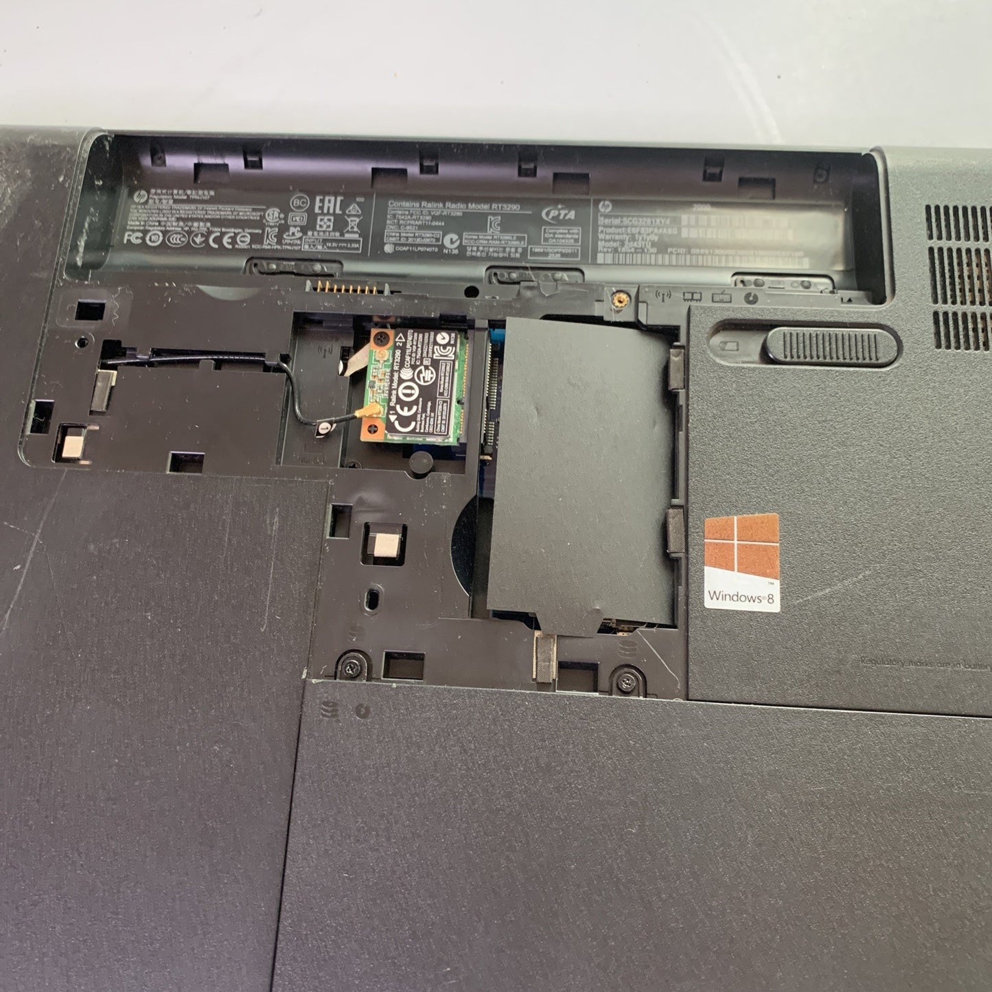 HP 2000 15.6" Laptop i3-4110M 2.4Ghz 4GB DVD-RW *No HDD Or Battery