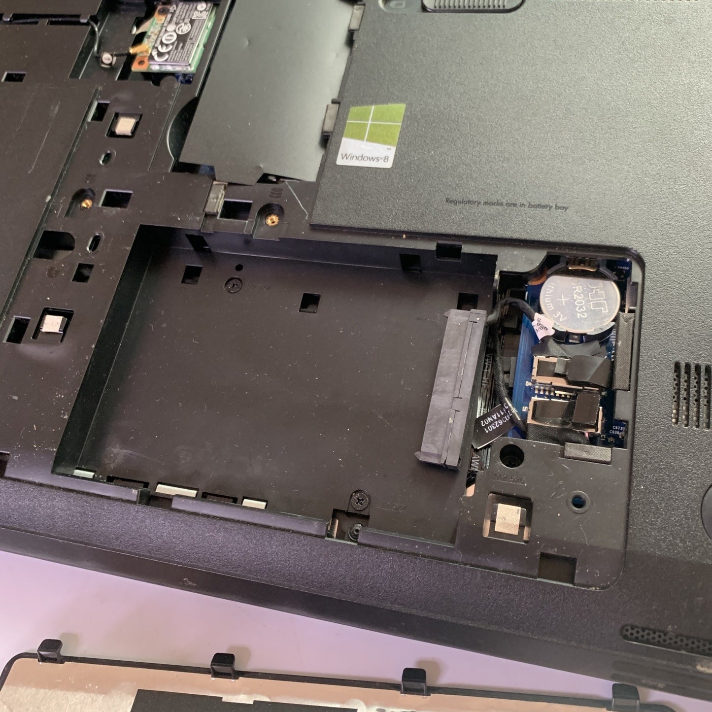 HP 2000 15.6" Laptop i3-4110M 2.4Ghz 4GB DVD-RW *No HDD Or Battery