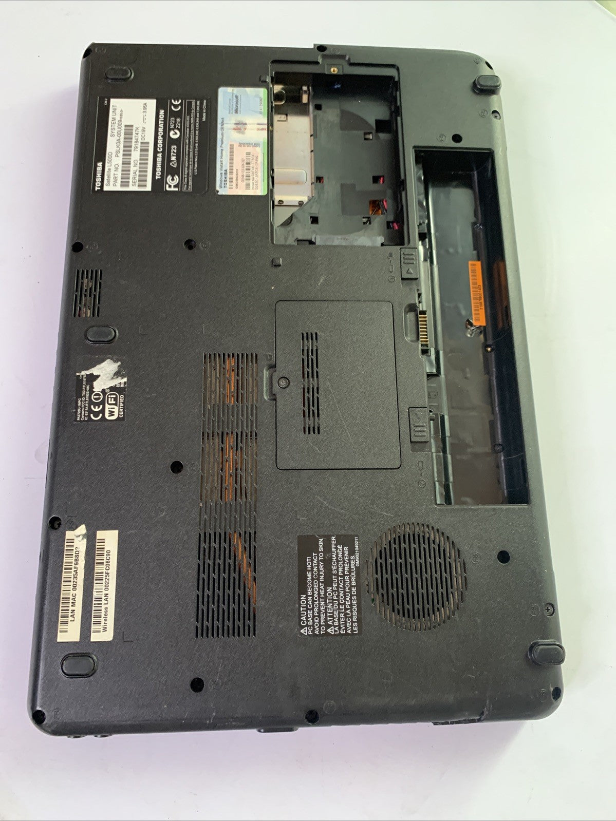 Toshiba Satellite L500D Laptop 15.6" 4GB AMD Athlon X2 QL-65*No HDD Power Supply