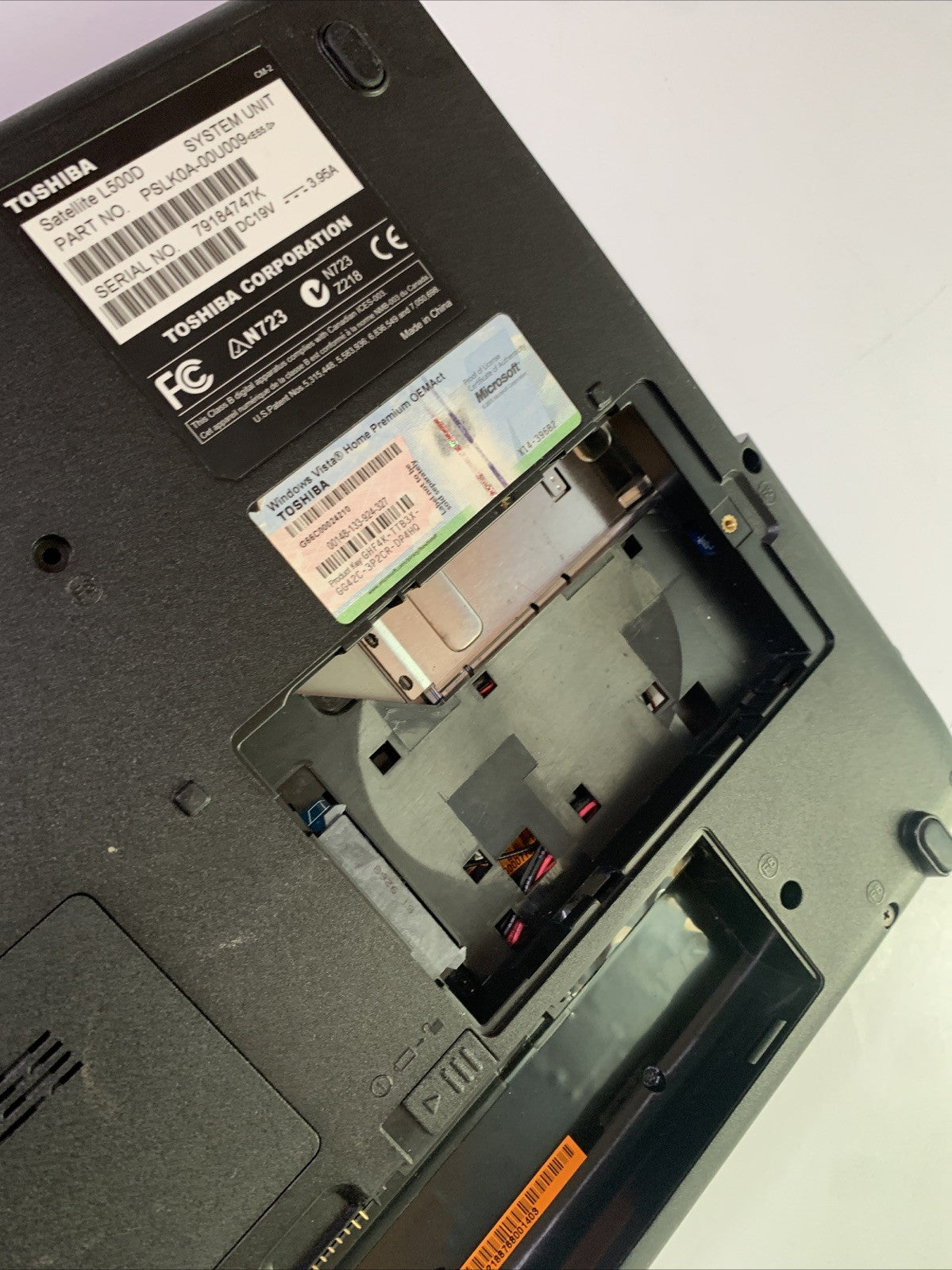 Toshiba Satellite L500D Laptop 15.6" 4GB AMD Athlon X2 QL-65*No HDD Power Supply