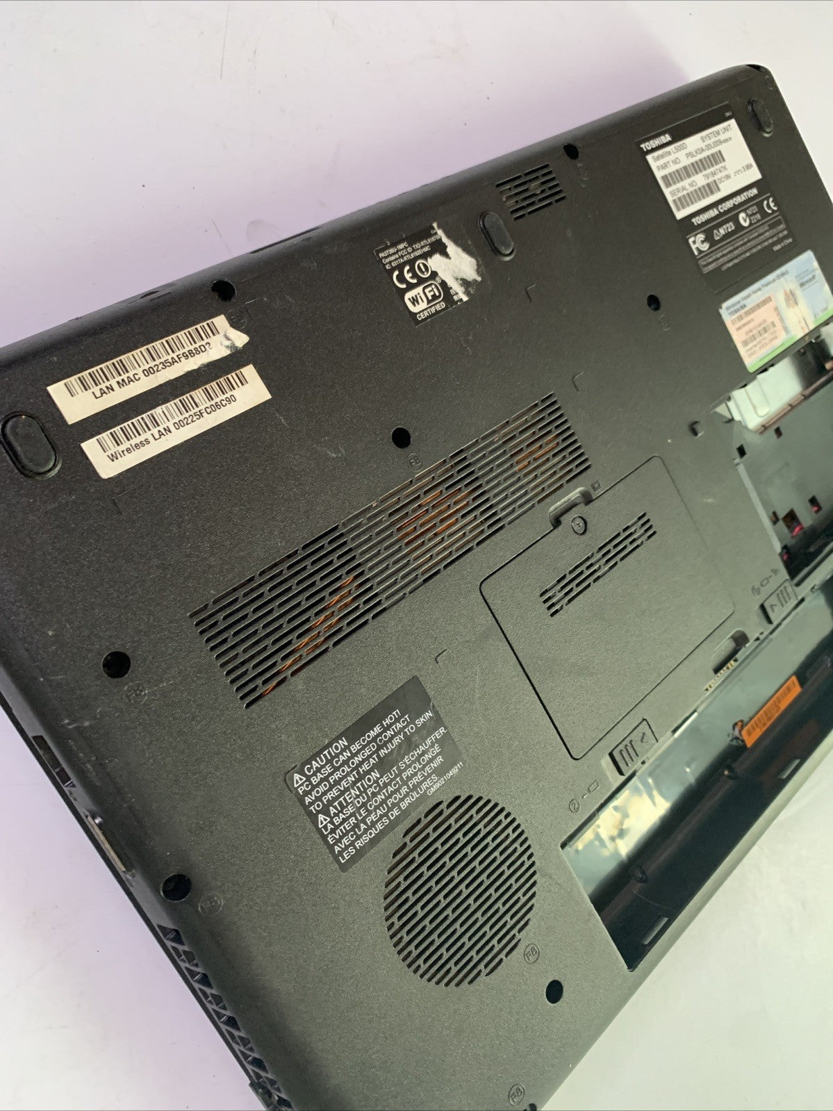 Toshiba Satellite L500D Laptop 15.6" 4GB AMD Athlon X2 QL-65*No HDD Power Supply