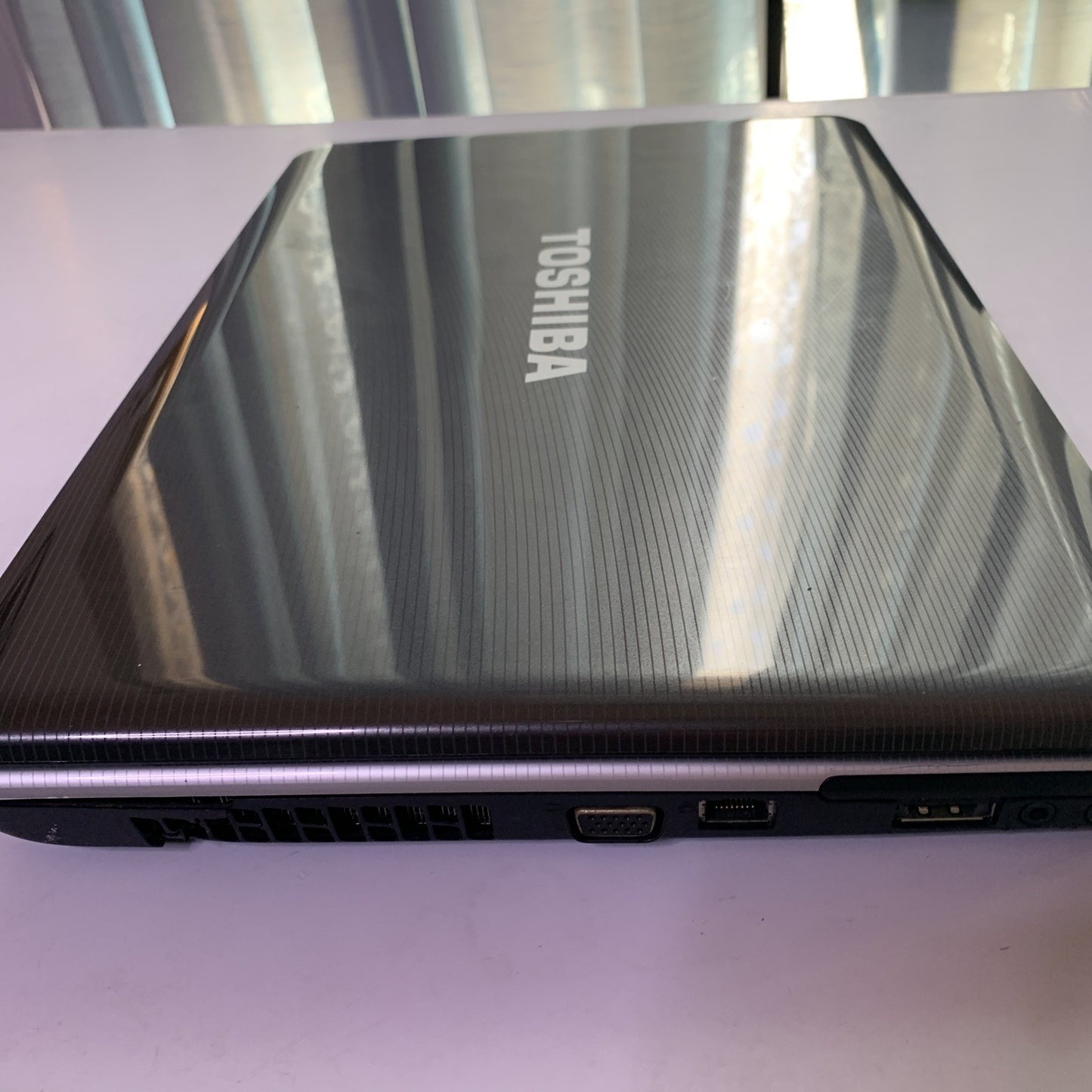 Toshiba Satellite L500D Laptop 15.6" 4GB AMD Athlon X2 QL-65*No HDD Power Supply