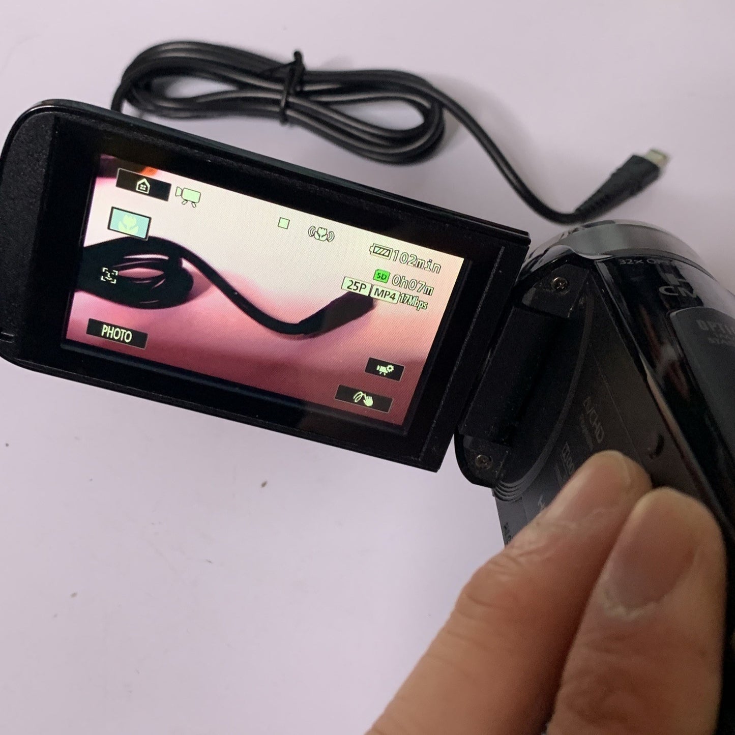 Canon Legria HD Camcorder 32x Optical Zoom Image Stabiliser 1GB HFR506